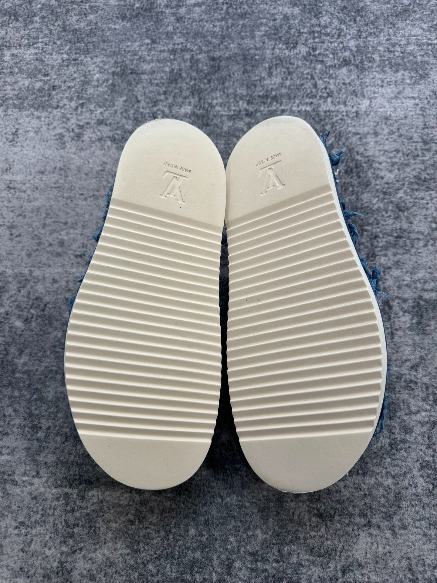 Louis Vuitton Louis Vuitton BORO Furry Fringe Slippers Size US 10 / IT 40 - 7 Thumbnail