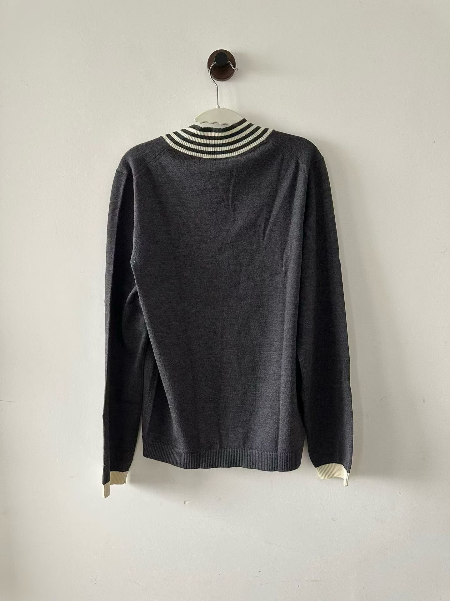 Gucci Gucci College Style Bee Embroidery Sweater Size US M / EU 48-50 / 2 - 2 Thumbnail