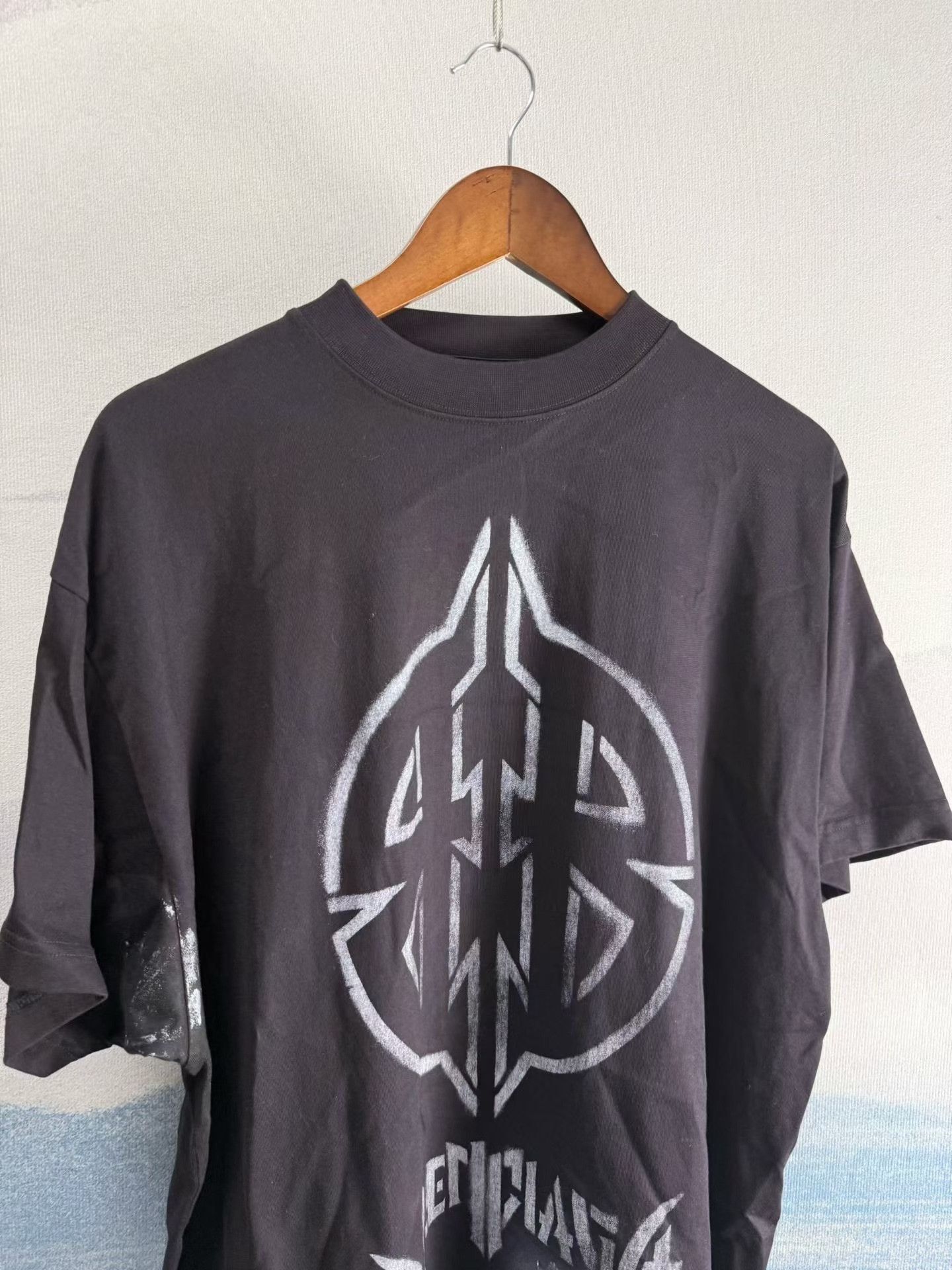 Balenciaga Balenciaga Black Metal Double B Mud-Dyed Tee Size US S / EU 44-46 / 1 - 3 Thumbnail