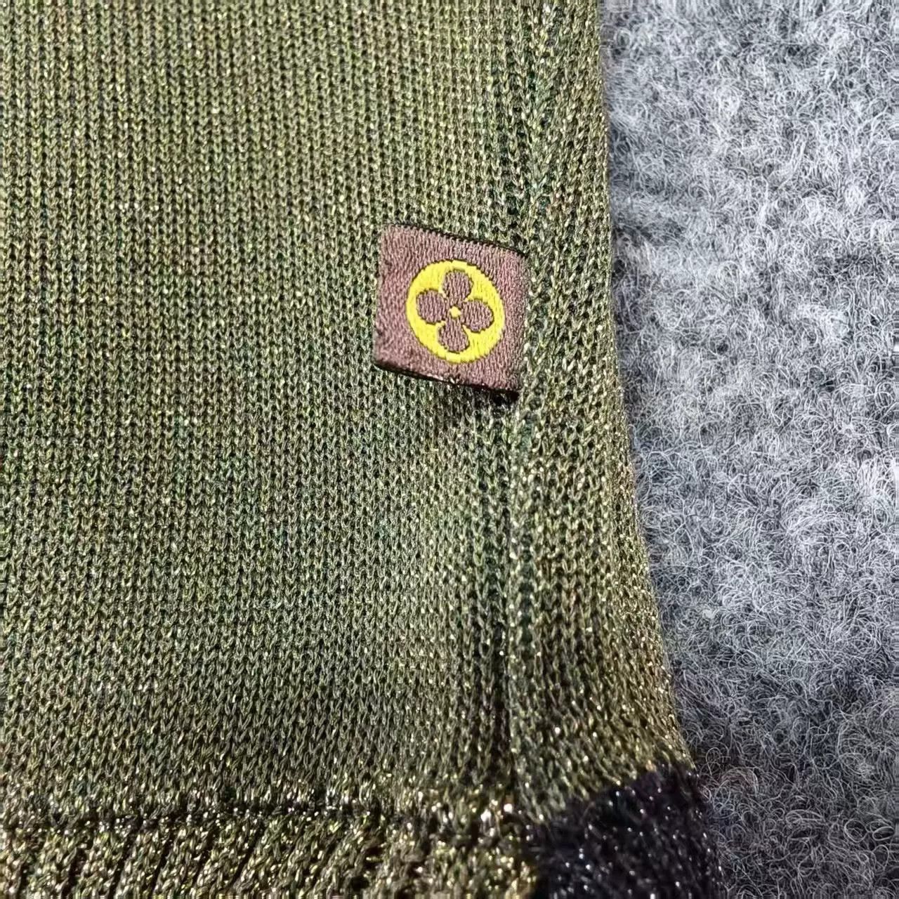 Louis Vuitton Louis Vuitton Dark Green Short-Sleeve Knit Top Size XS / US 0-2 / IT 36-38 - 6 Thumbnail