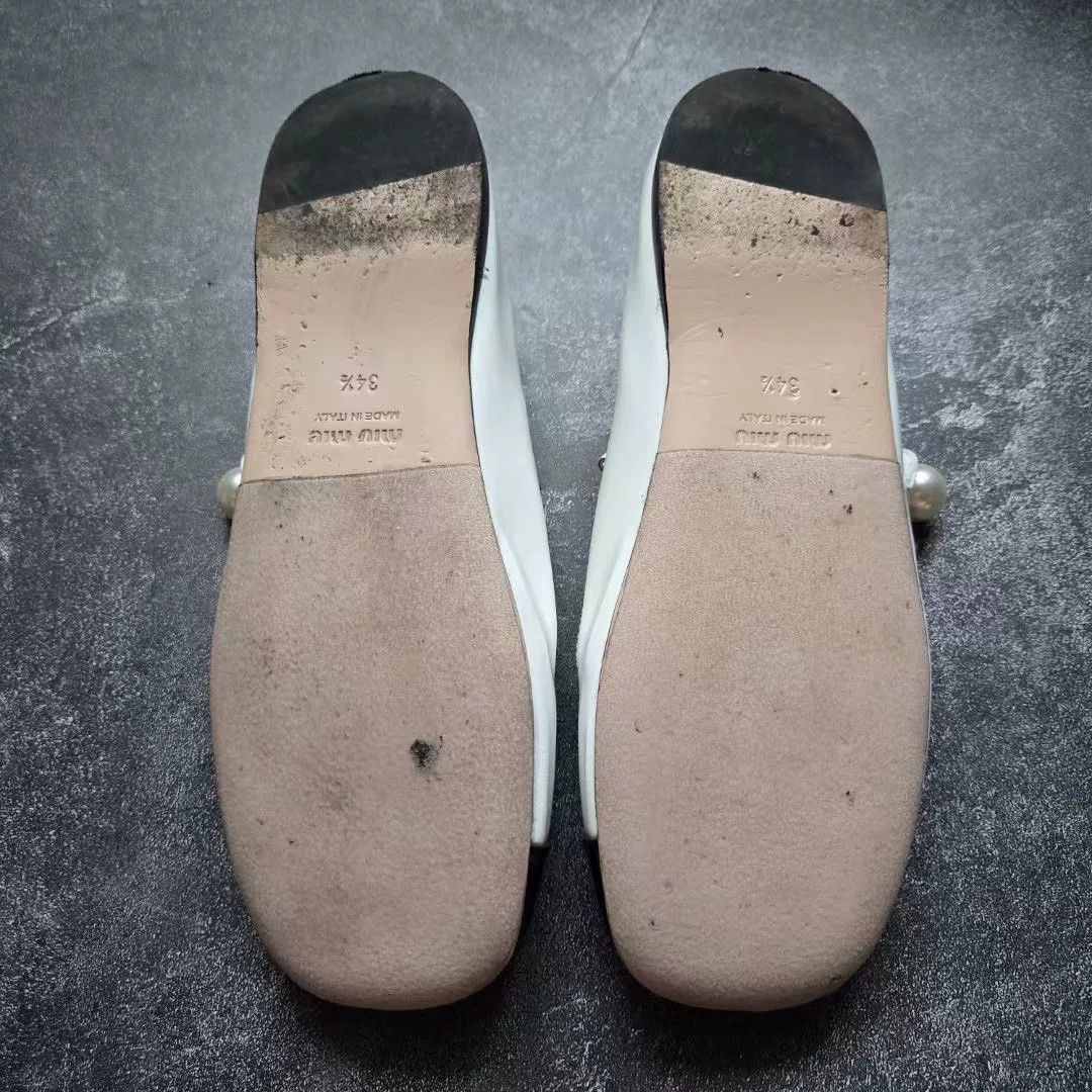 Miu Miu Miu Miu Pearl Buckle Patent Leather Flats Size US 4 / IT 34 - 7 Thumbnail