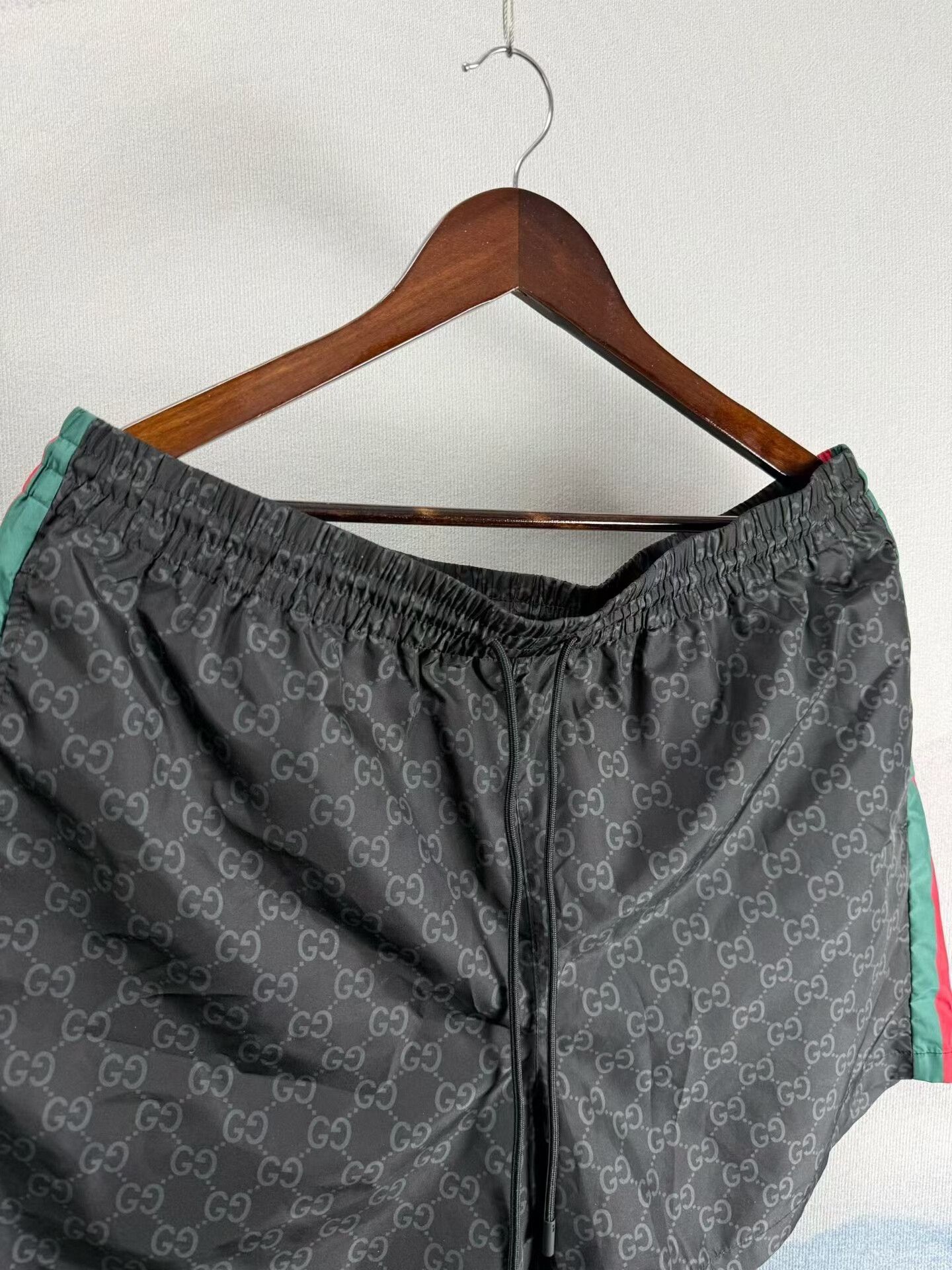 Gucci Gucci SS24 Black Red-Green Stripe Shorts Size US 36 / EU 52 - 2 Thumbnail