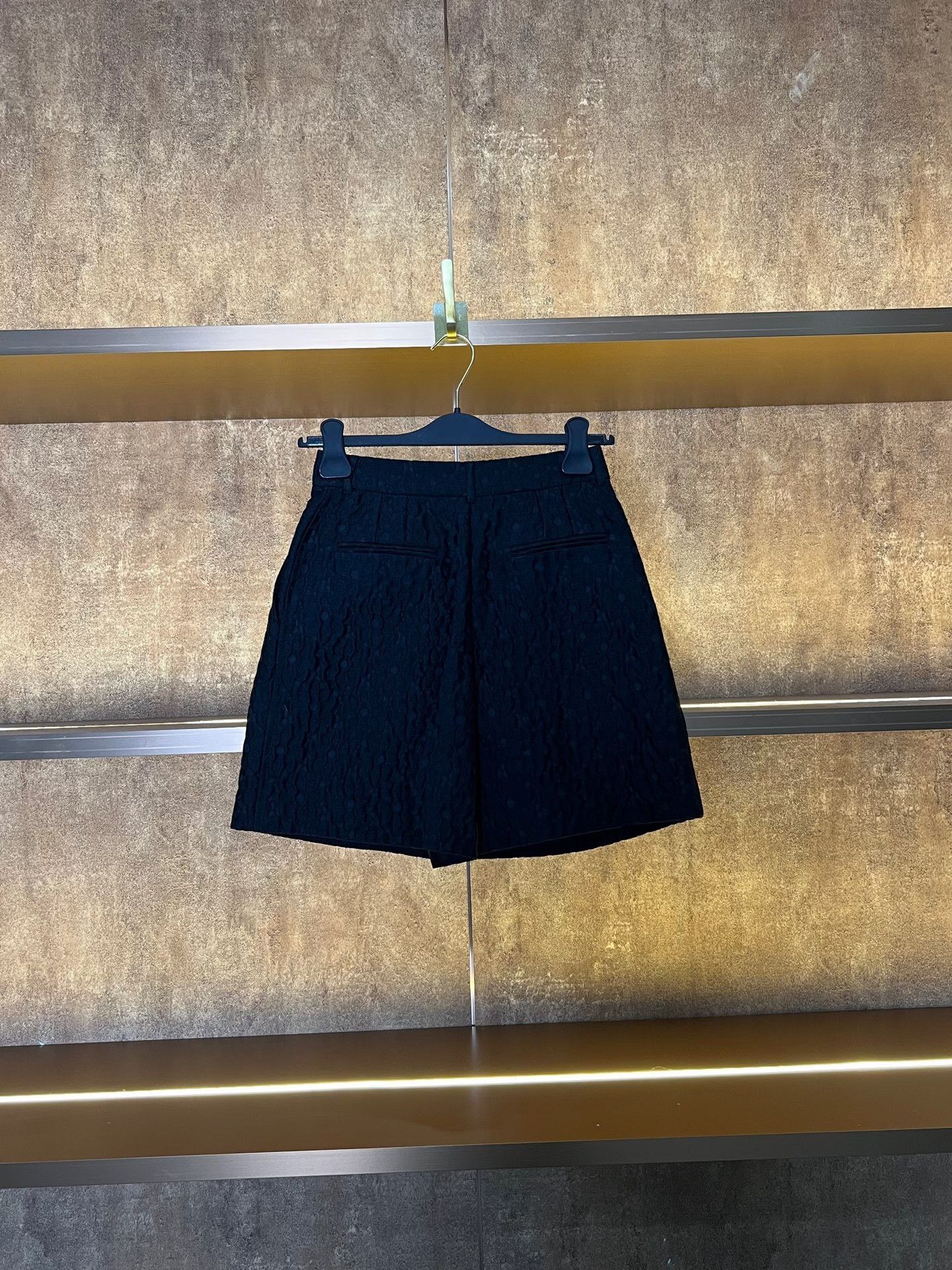 Dolce & Gabbana D&G Crystal Buckle Embossed Shorts Size 38" / US 16 / IT 52 - 2 Thumbnail