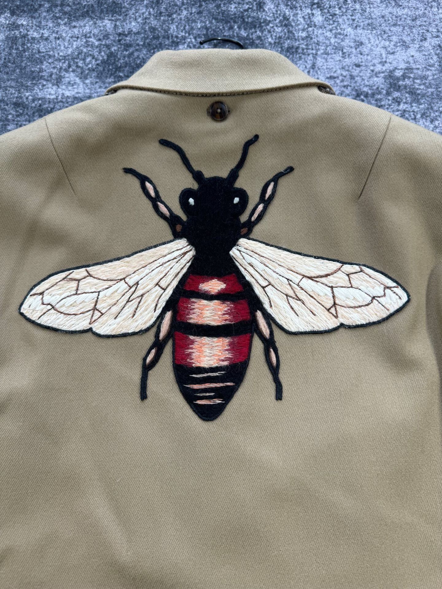 Gucci Gucci Runway Beige Slogan Bee Wool Coat Size US S / EU 44-46 / 1 - 8 Thumbnail