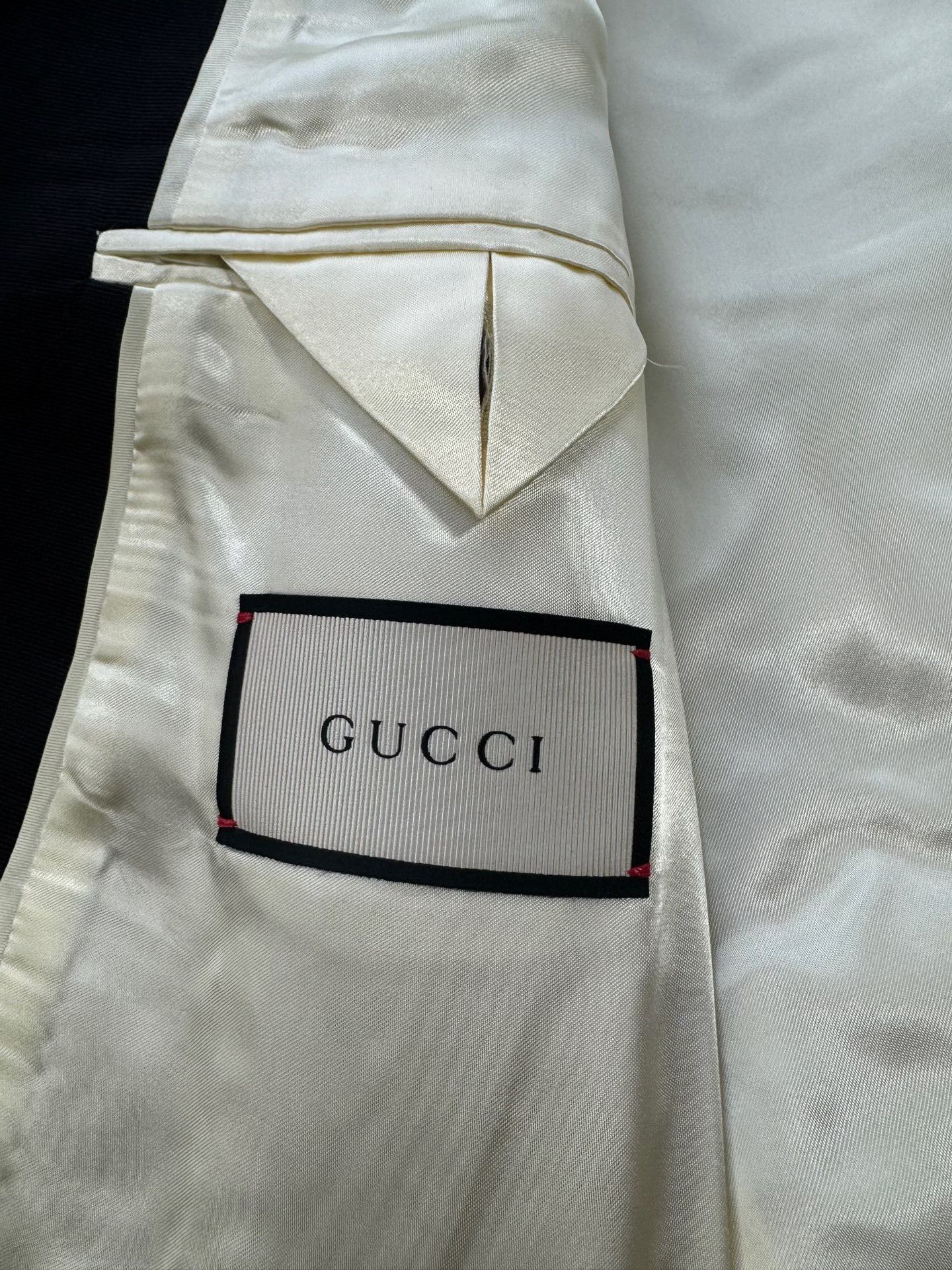 Gucci Gucci Runway Beige Slogan Bee Wool Coat Size US S / EU 44-46 / 1 - 4 Thumbnail