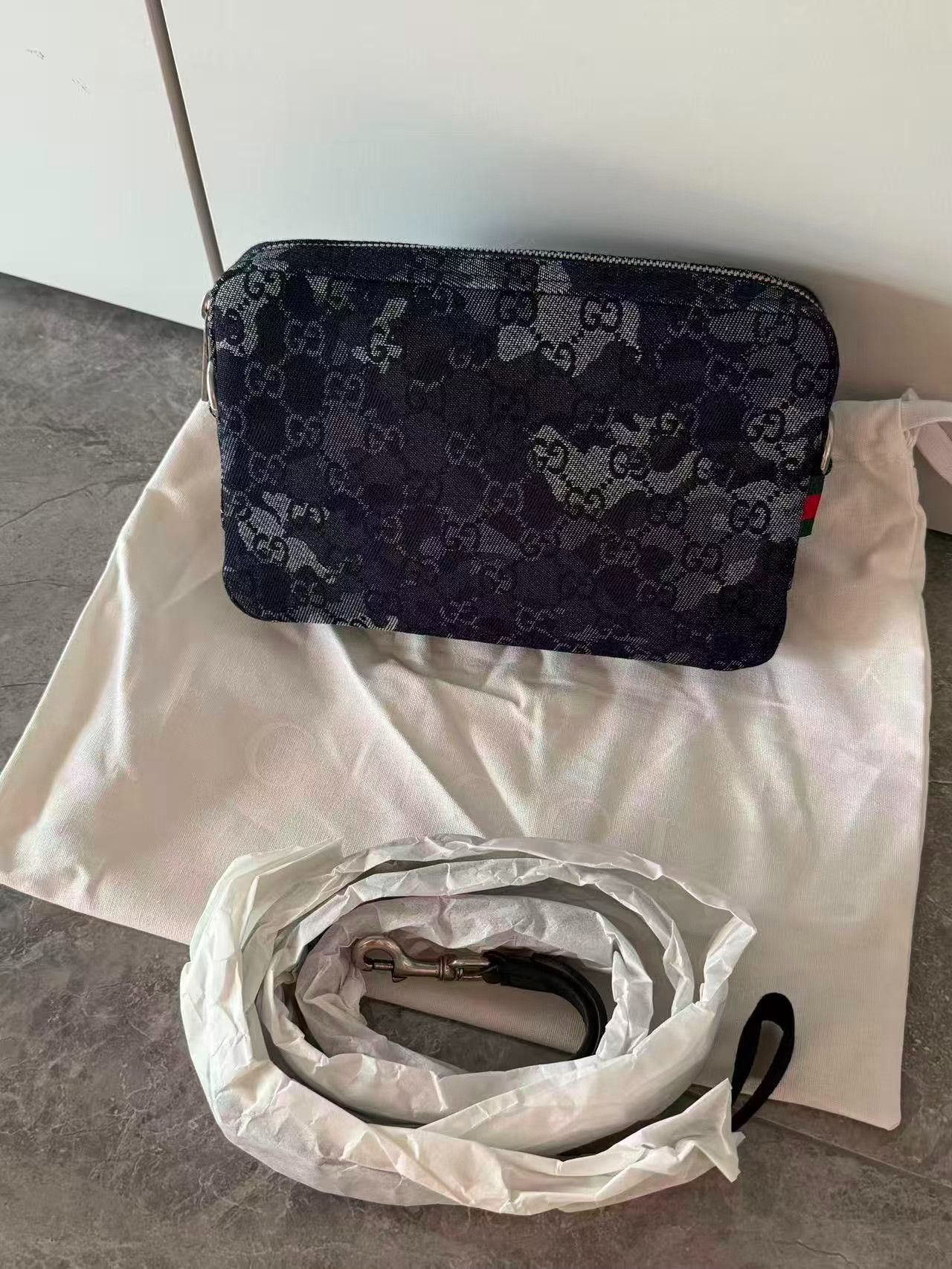 Gucci Gucci Tapestry Graffiti Monogram Denim Messenger Bag Size ONE SIZE - 4 Thumbnail
