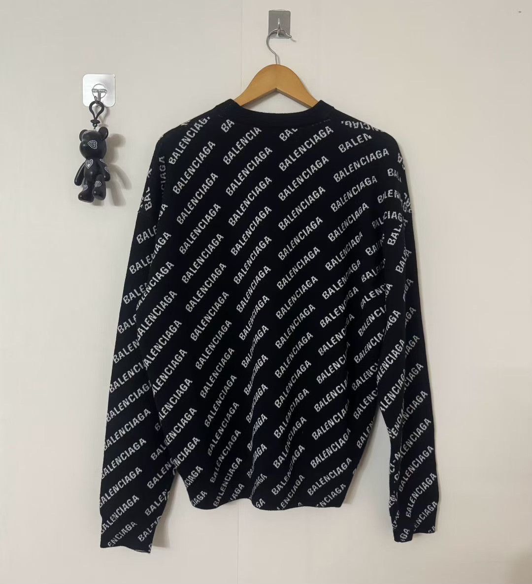 Balenciaga Balenciaga Black White Letter Knit Sweater Size XS / US 0-2 / IT 36-38 - 2 Thumbnail