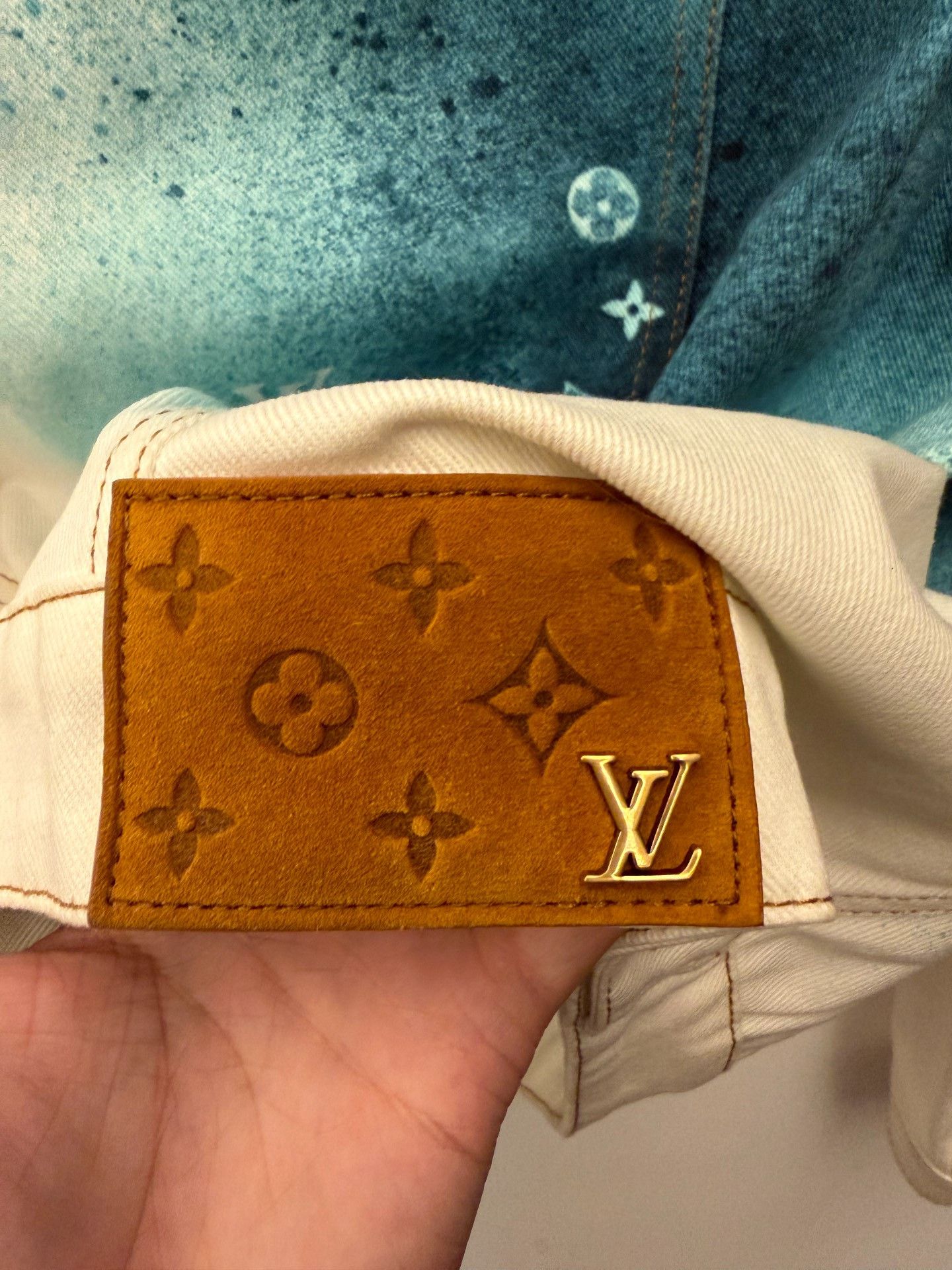 Louis Vuitton Louis Vuitton SS23 Spray Paint Denim Jacket 52 Size US L / EU 52-54 / 3 - 3 Thumbnail