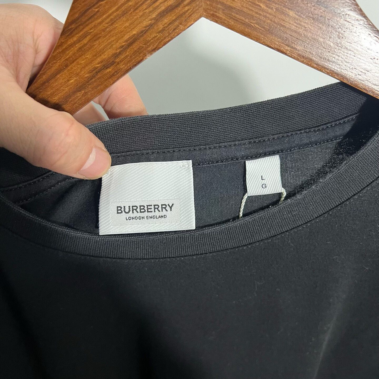 Burberry Burberry Retro Black T-Shirt l Men Size US L / EU 52-54 / 3 - 3 Thumbnail