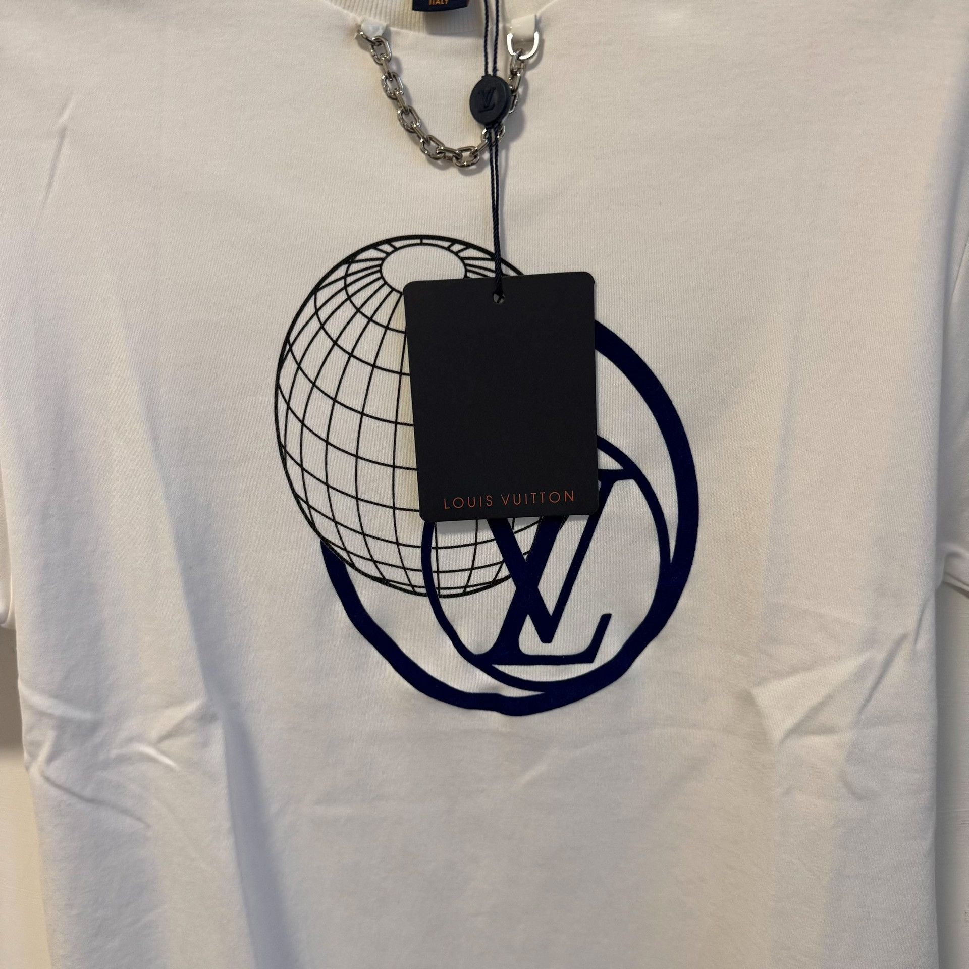 Louis Vuitton Louis Vuitton Globe Chain T-Shirt US S Size US S / EU 44-46 / 1 - 4 Thumbnail