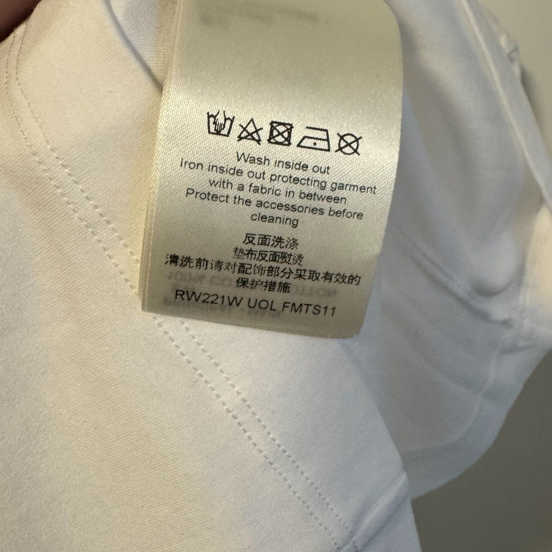 Louis Vuitton Louis Vuitton Globe Chain T-Shirt US S Size US S / EU 44-46 / 1 - 5 Thumbnail