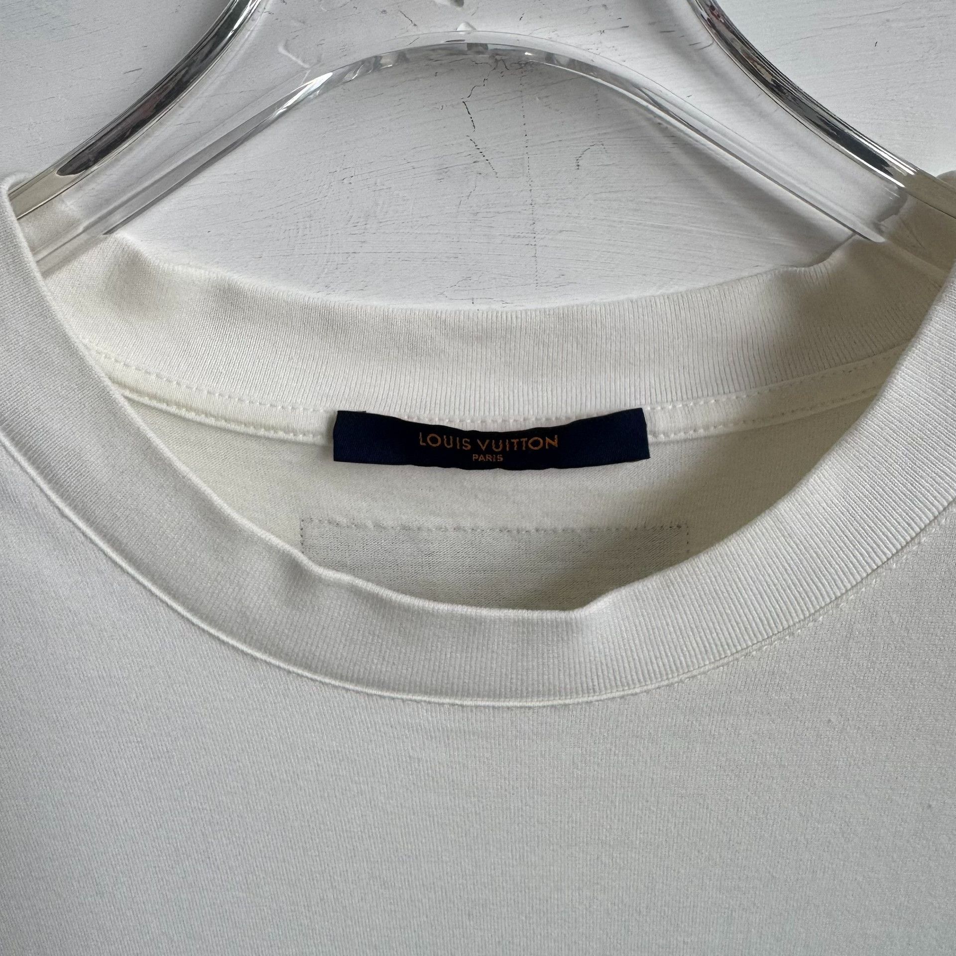 Louis Vuitton Louis Vuitton Graffiti Print T-Shirt Size L Size US L / EU 52-54 / 3 - 3 Thumbnail