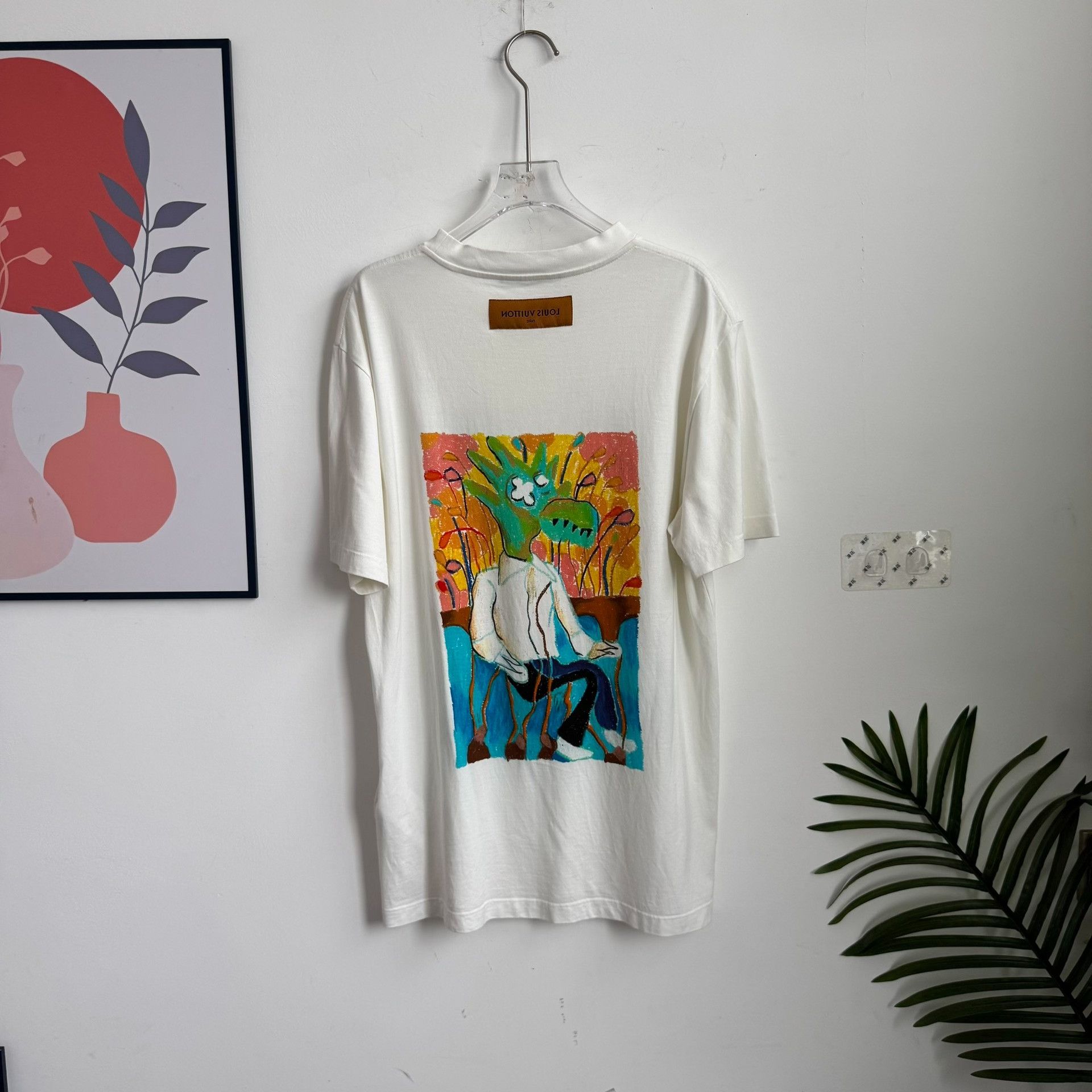 Louis Vuitton Louis Vuitton Graffiti Print T-Shirt Size L Size US L / EU 52-54 / 3 - 2 Thumbnail