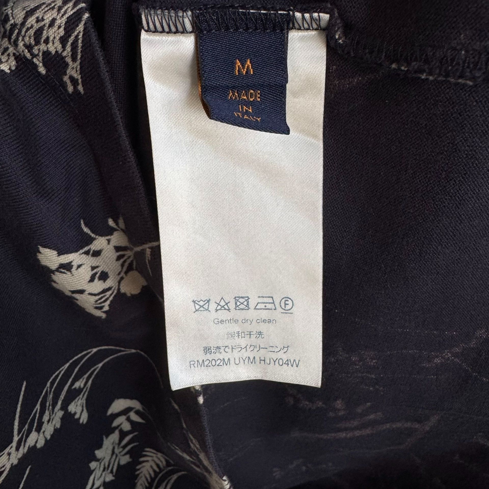 Louis Vuitton Louis Vuitton Botanical LV Logo T-Shirt Size M Size US M / EU 48-50 / 2 - 4 Thumbnail