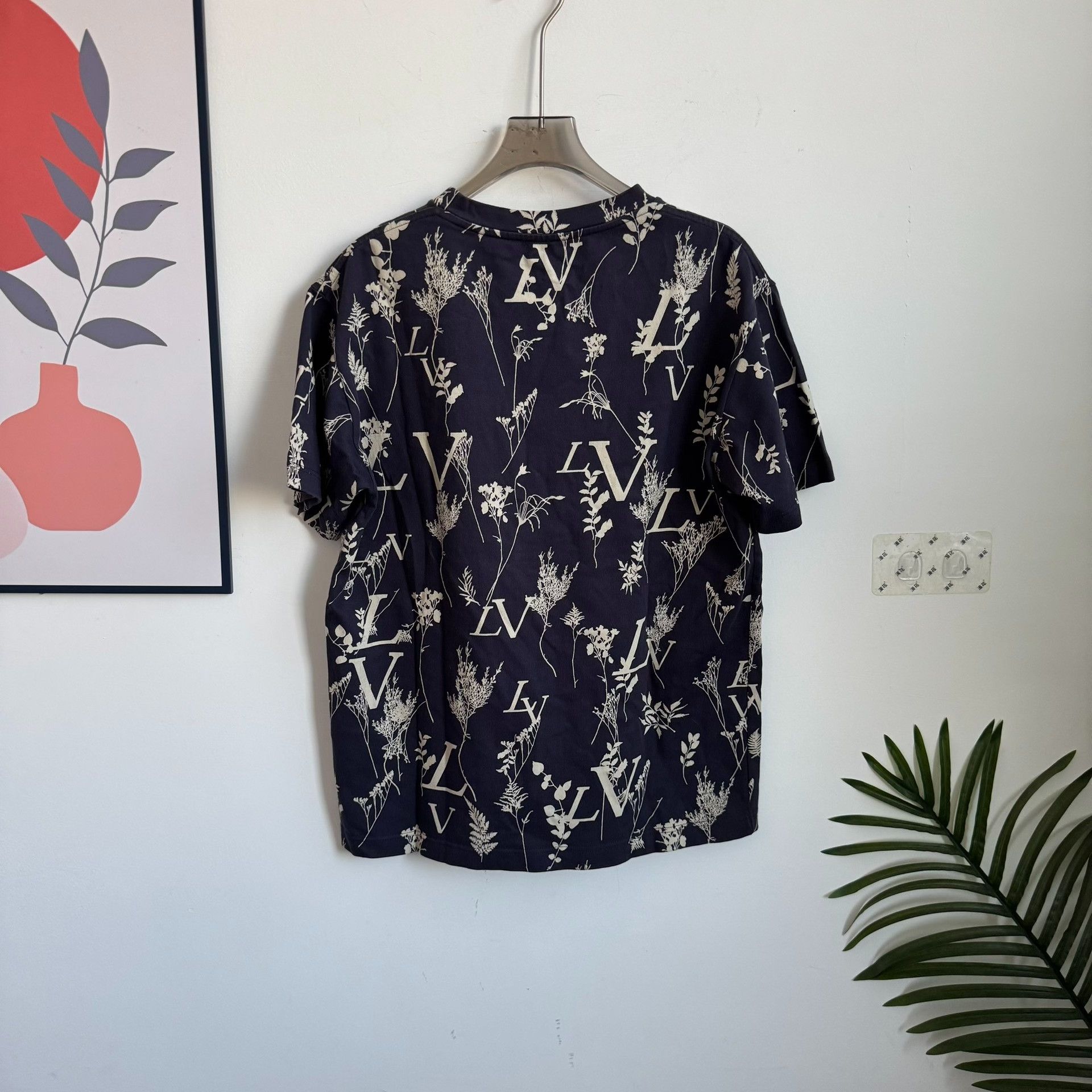 Louis Vuitton Louis Vuitton Botanical LV Logo T-Shirt Size M Size US M / EU 48-50 / 2 - 2 Thumbnail