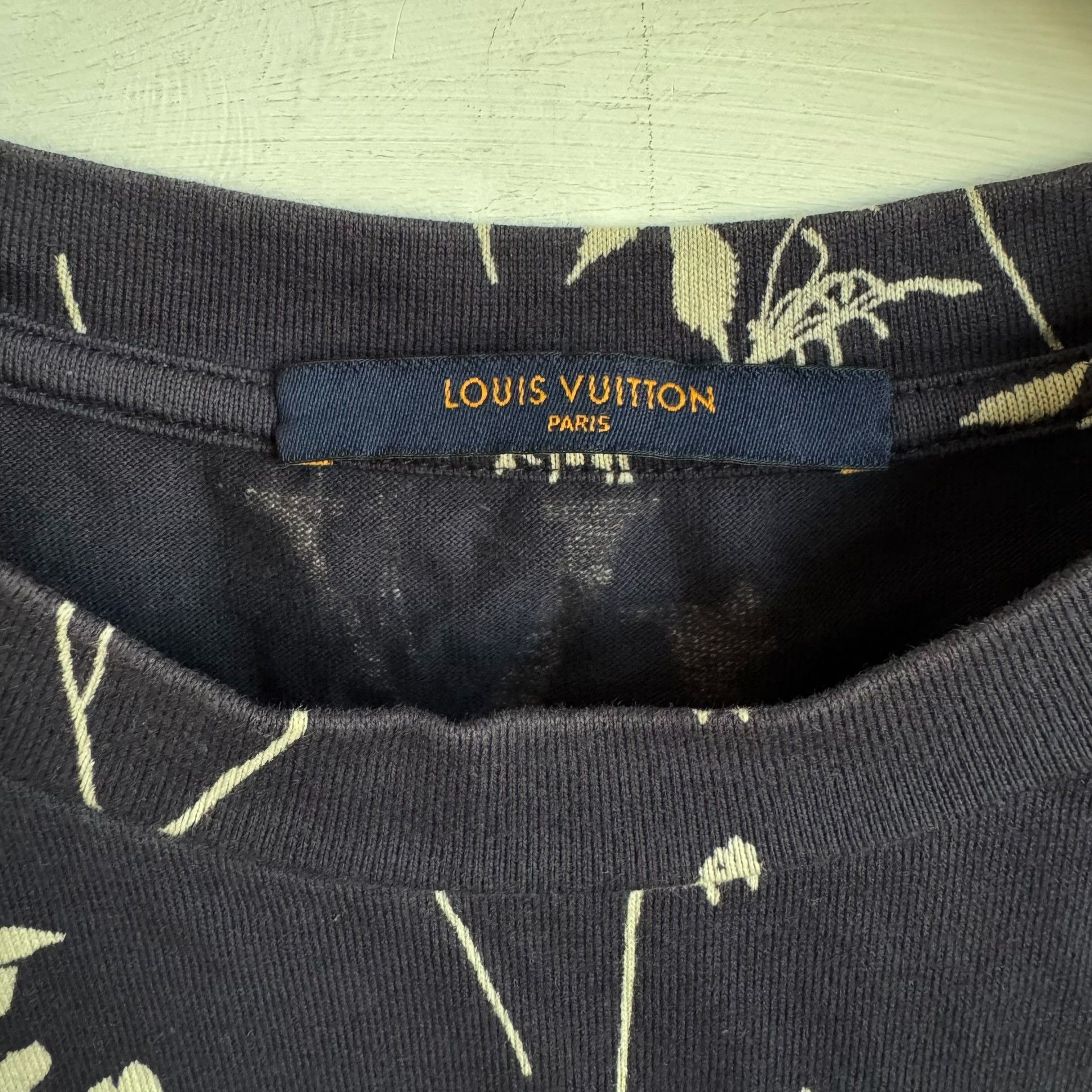 Louis Vuitton Louis Vuitton Botanical LV Logo T-Shirt Size M Size US M / EU 48-50 / 2 - 3 Thumbnail