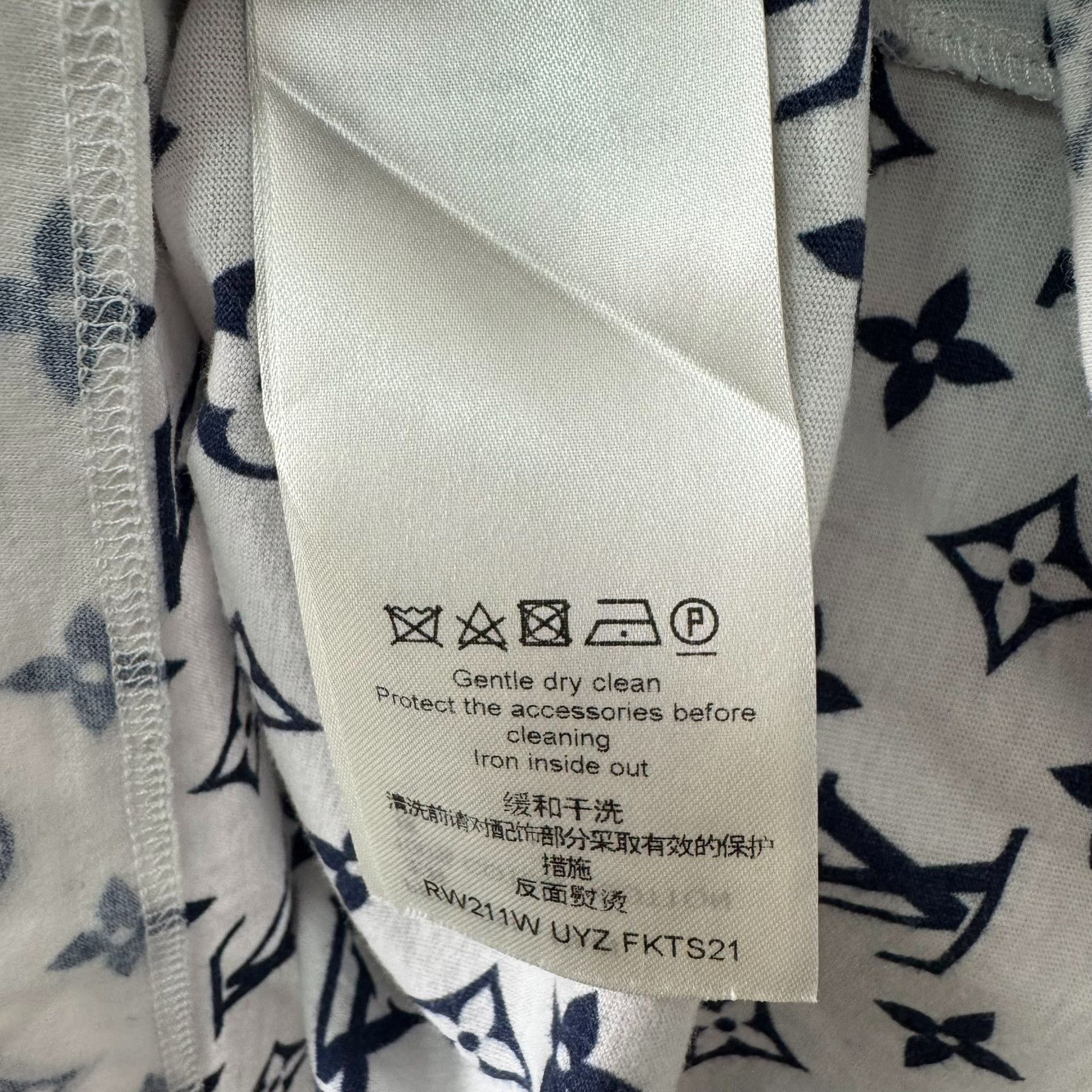 Louis Vuitton Louis Vuitton Monogram Chain T-Shirt XS Size XS / US 0-2 / IT 36-38 - 4 Thumbnail