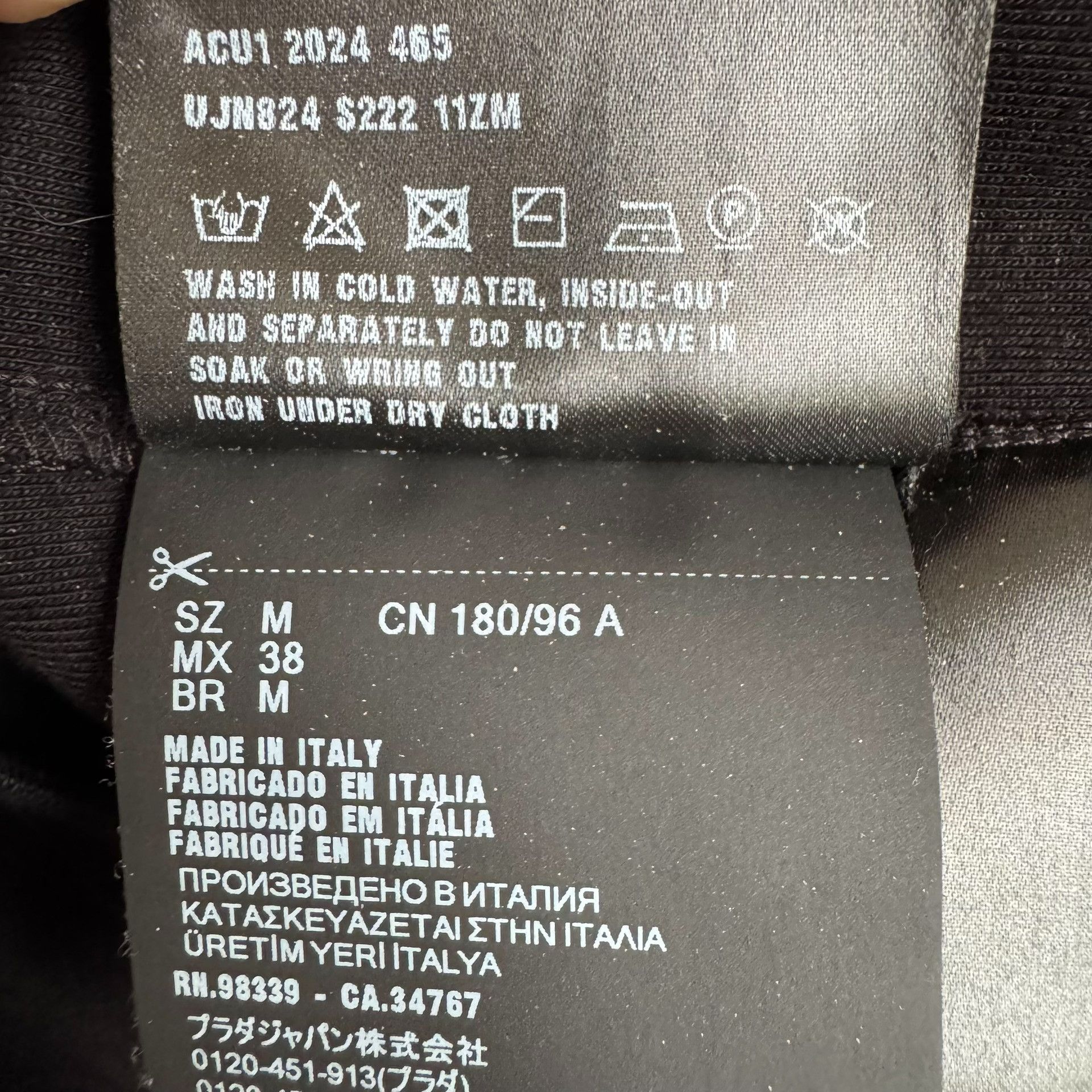 Prada Prada Triangle Logo T-Shirt Size M Size US M / EU 48-50 / 2 - 5 Thumbnail