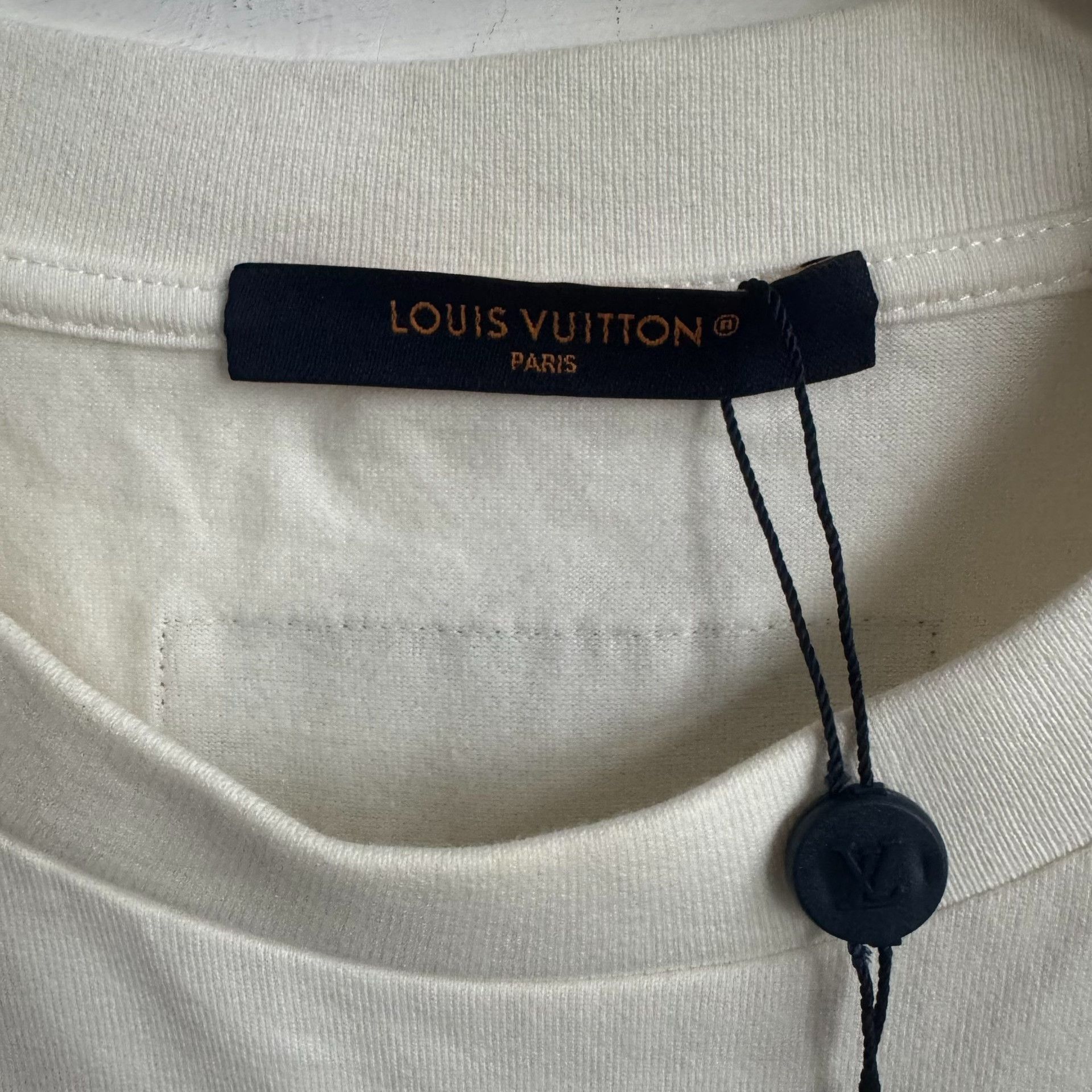 Louis Vuitton Louis Vuitton Tonal Logo Embroidery T-Shirt Size XL Size US XL / EU 56 / 4 - 3 Thumbnail