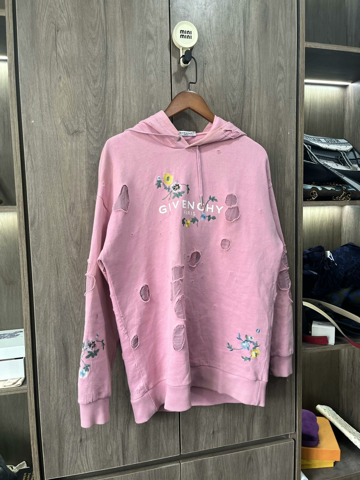 Givenchy Givenchy Floral Distressed Hoodie Size S Size US S / EU 44-46 / 1 - 6 Thumbnail