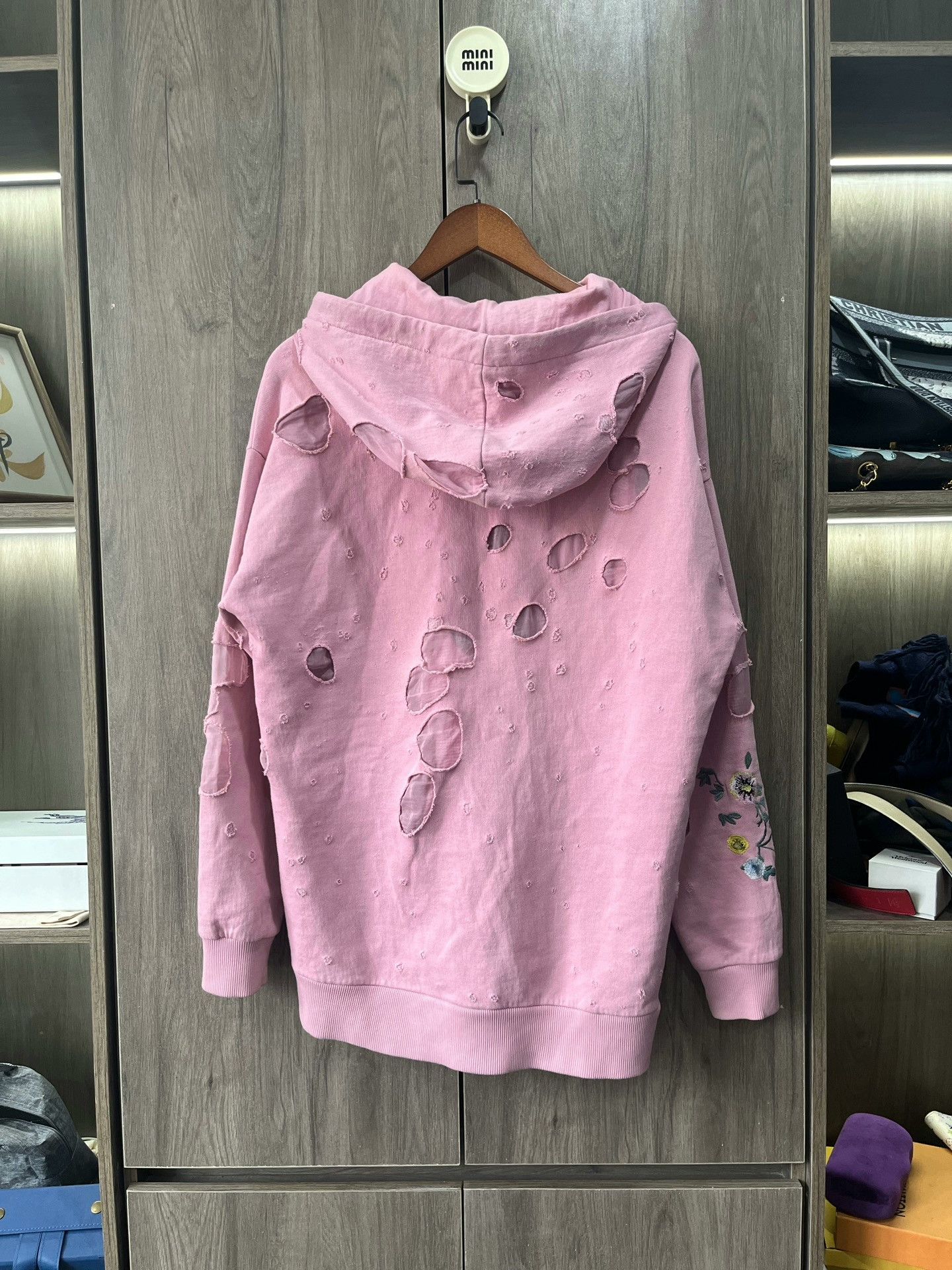 Givenchy Givenchy Floral Distressed Hoodie Size S Size US S / EU 44-46 / 1 - 7 Thumbnail