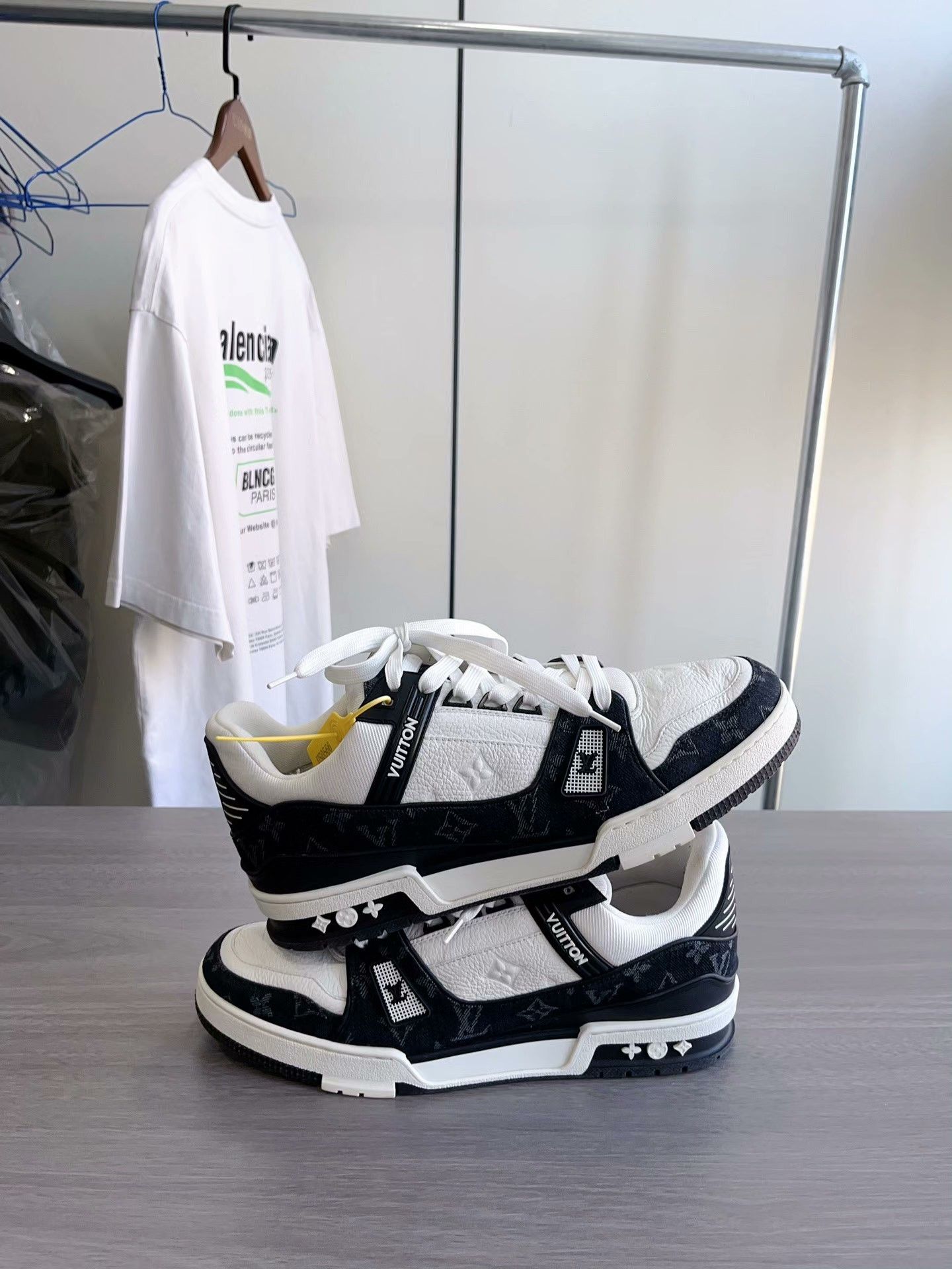 Louis Vuitton Louis Vuitton Monogram Denim Trainer Sneakers 10 Size US 10 / EU 43 - 7 Thumbnail