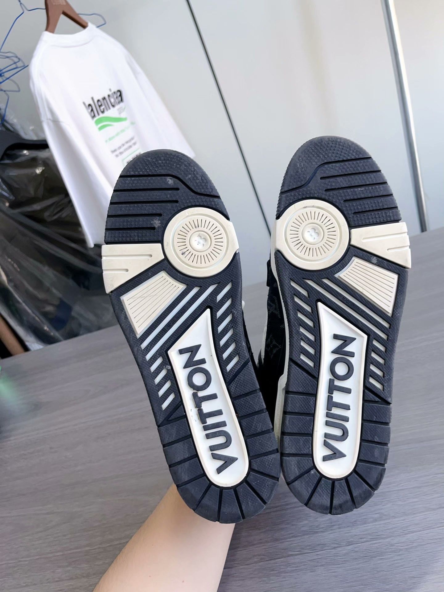 Louis Vuitton Louis Vuitton Monogram Denim Trainer Sneakers 10 Size US 10 / EU 43 - 6 Thumbnail