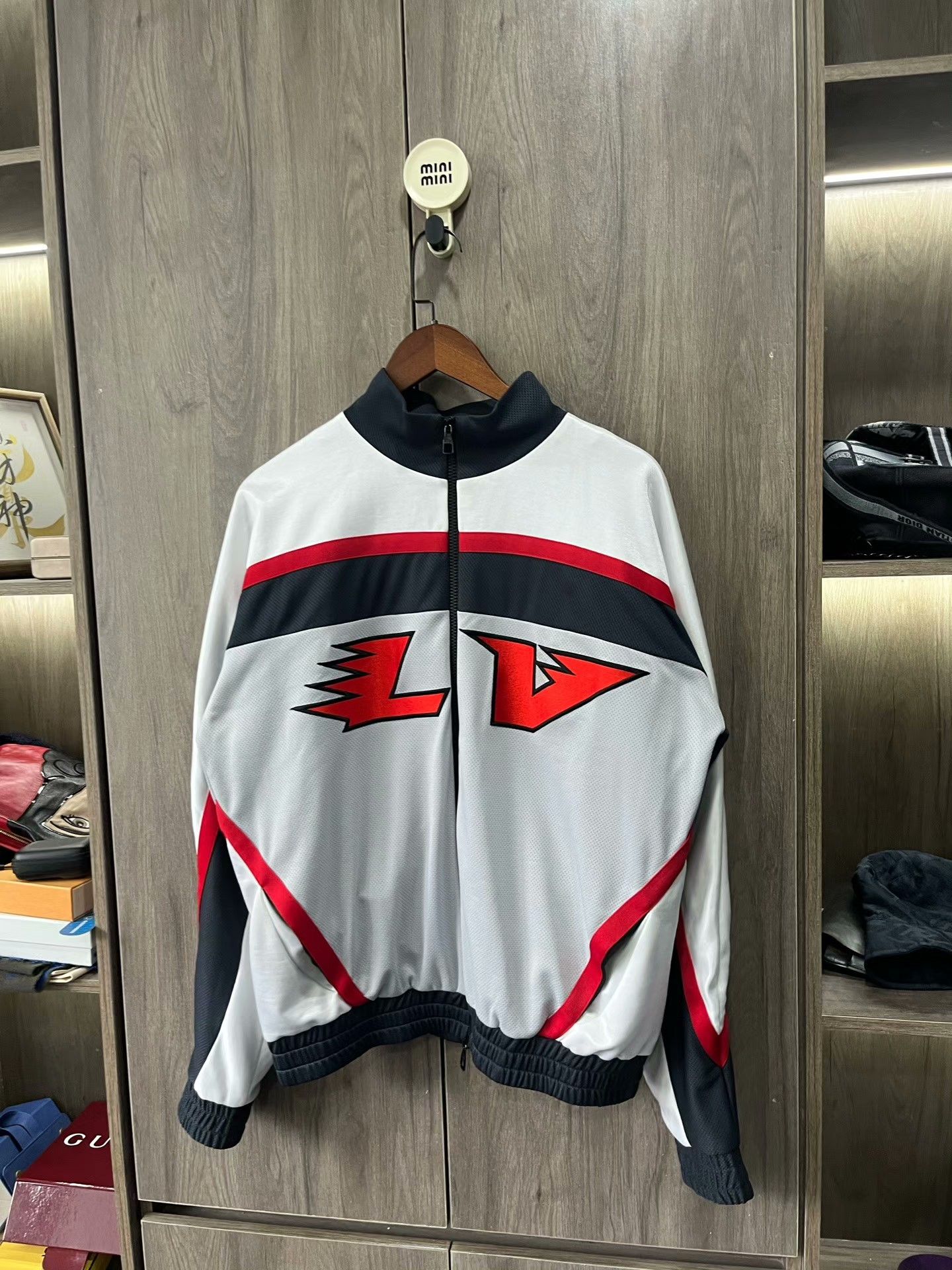 Louis Vuitton Louis Vuitton LV Logo Hockey Zip Jacket Size M Size US M / EU 48-50 / 2 - 5 Thumbnail