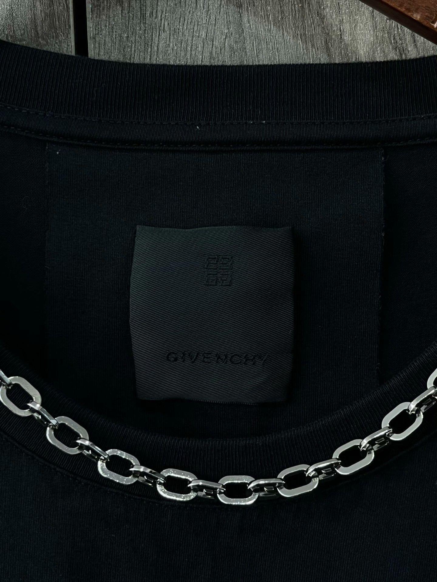 Givenchy Givenchy Chain Detail T-Shirt XXL Size US XXL / EU 58 / 5 - 4 Thumbnail