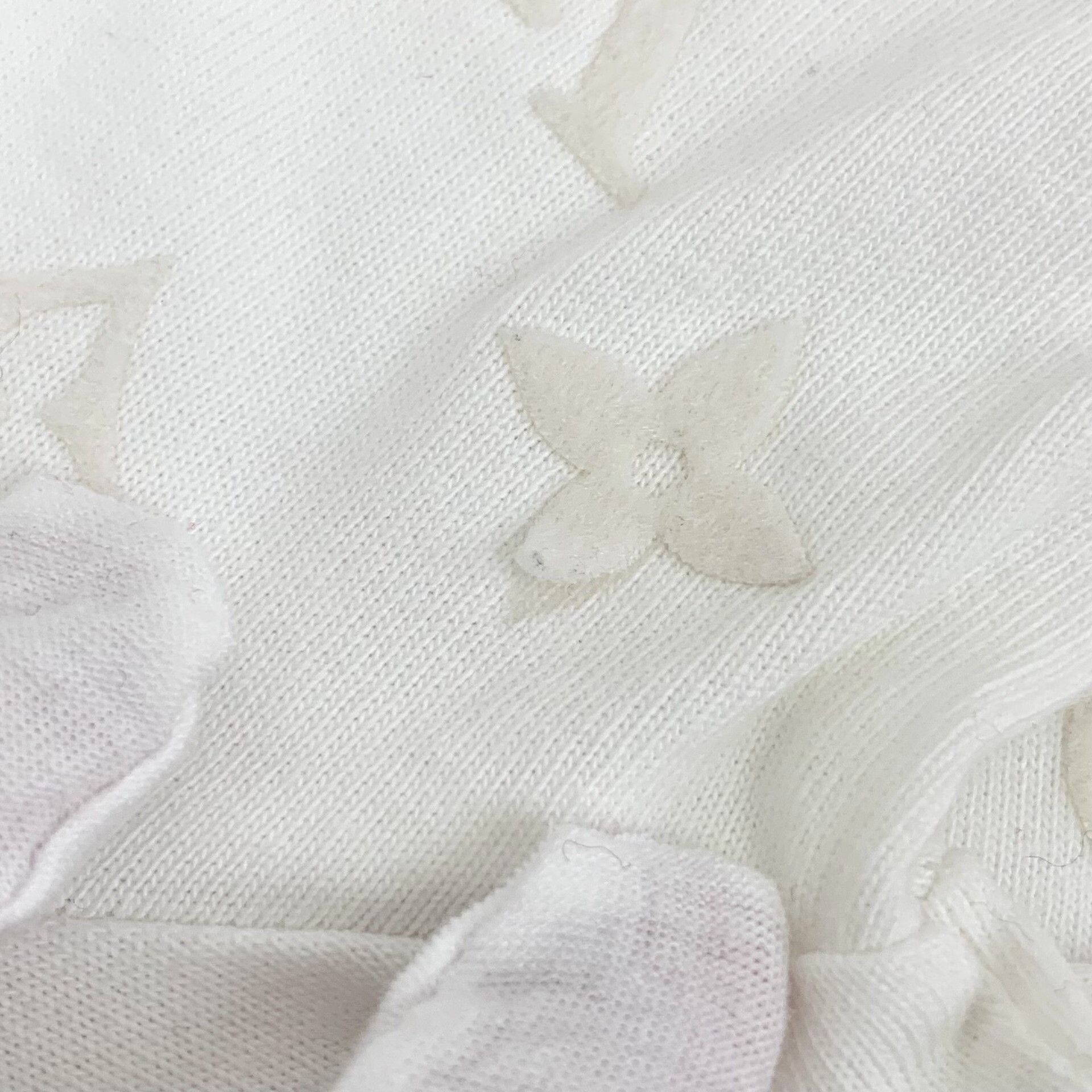Louis Vuitton Louis Vuitton Monogram Embossed T-Shirt Size M Size US M / EU 48-50 / 2 - 9 Thumbnail