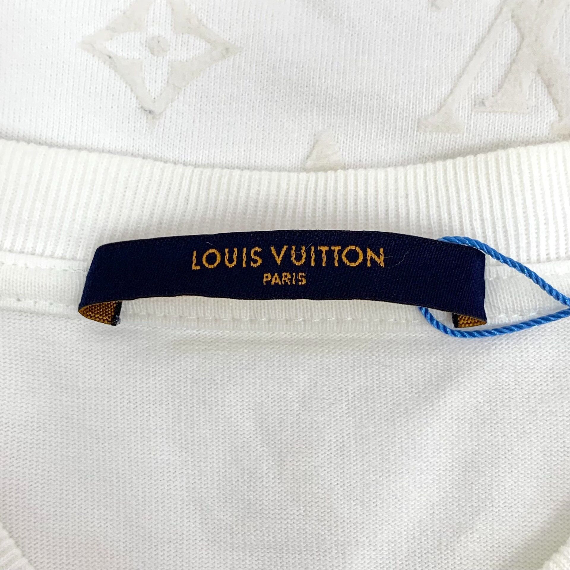 Louis Vuitton Louis Vuitton Monogram Embossed T-Shirt Size M Size US M / EU 48-50 / 2 - 5 Thumbnail
