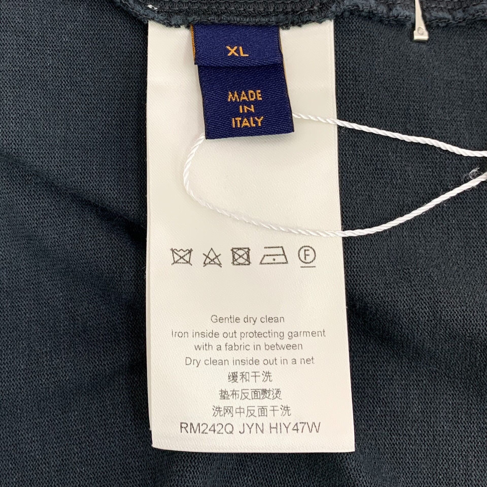 Louis Vuitton Louis Vuitton Staples Edition Cotton T-Shirt XL Size US XL / EU 56 / 4 - 6 Thumbnail