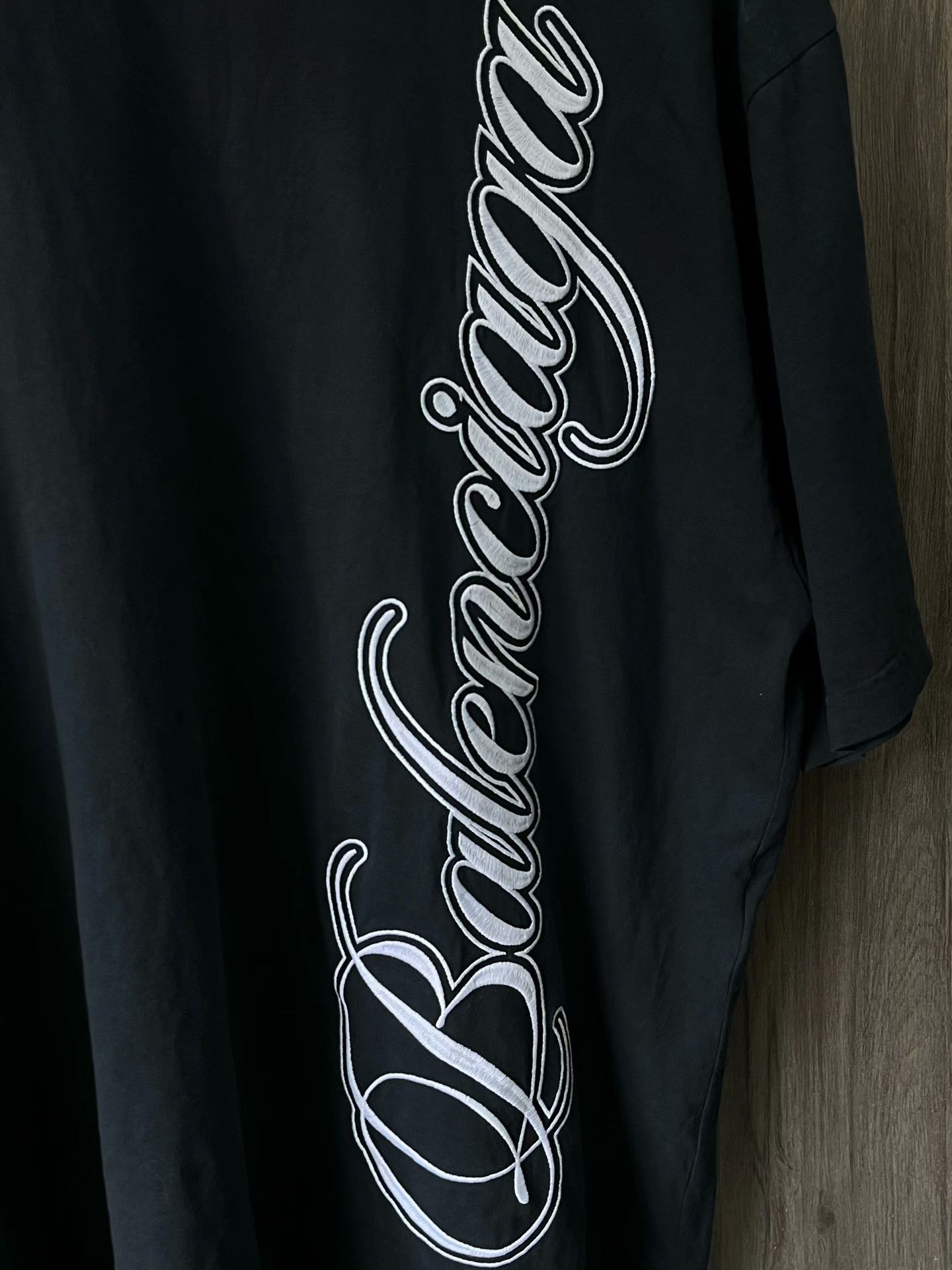 Balenciaga Balenciaga Script Embroidery T-Shirt Size L Size US L / EU 52-54 / 3 - 6 Thumbnail