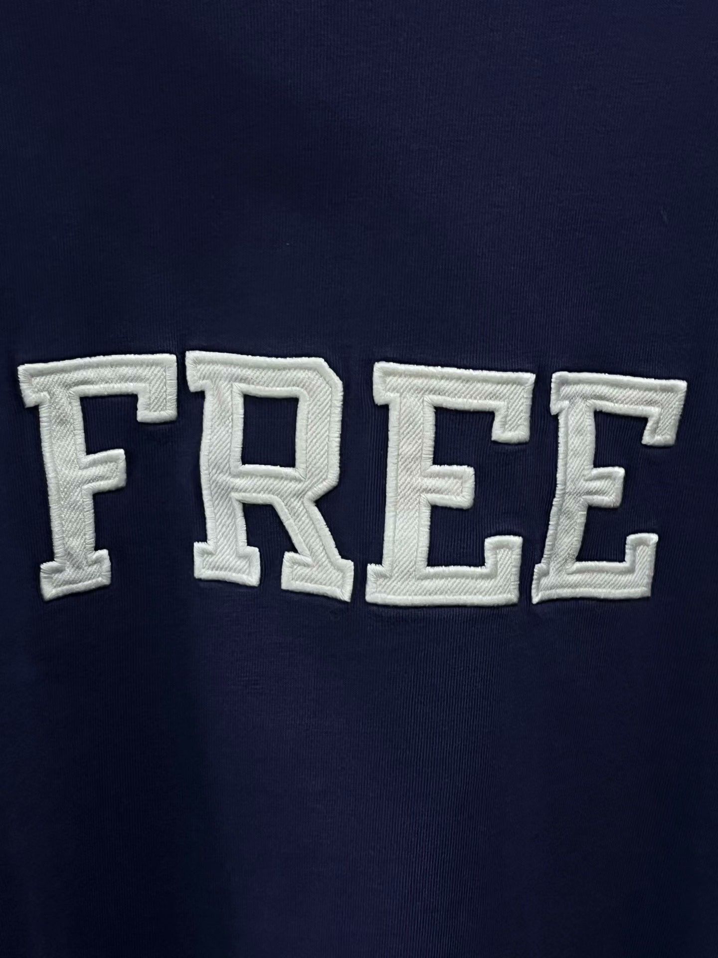 Balenciaga Balenciaga FREE Embroidered T-Shirt Size S Size US S / EU 44-46 / 1 - 6 Thumbnail