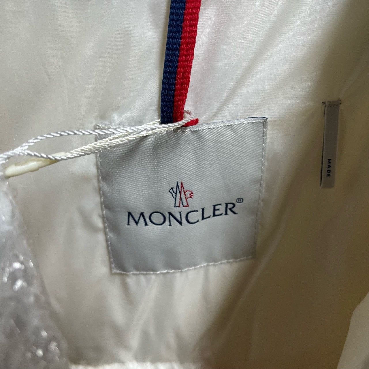 Moncler Moncler Down Printed Down Jacket M Women Size M / US 6-8 / IT 42-44 - 3 Thumbnail