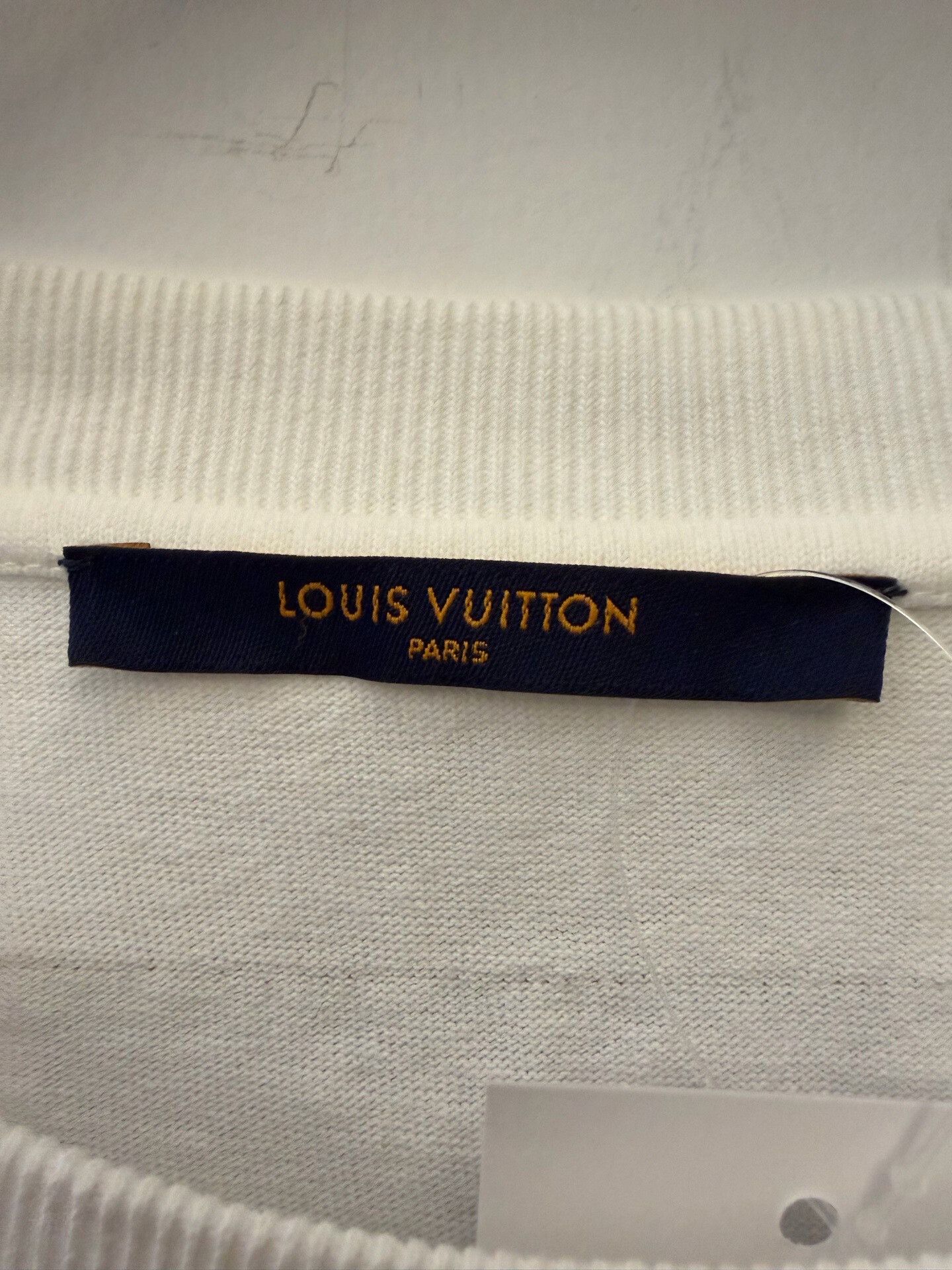 Louis Vuitton Louis Vuitton White Staples Edition T-Shirt M Size US M / EU 48-50 / 2 - 2 Thumbnail