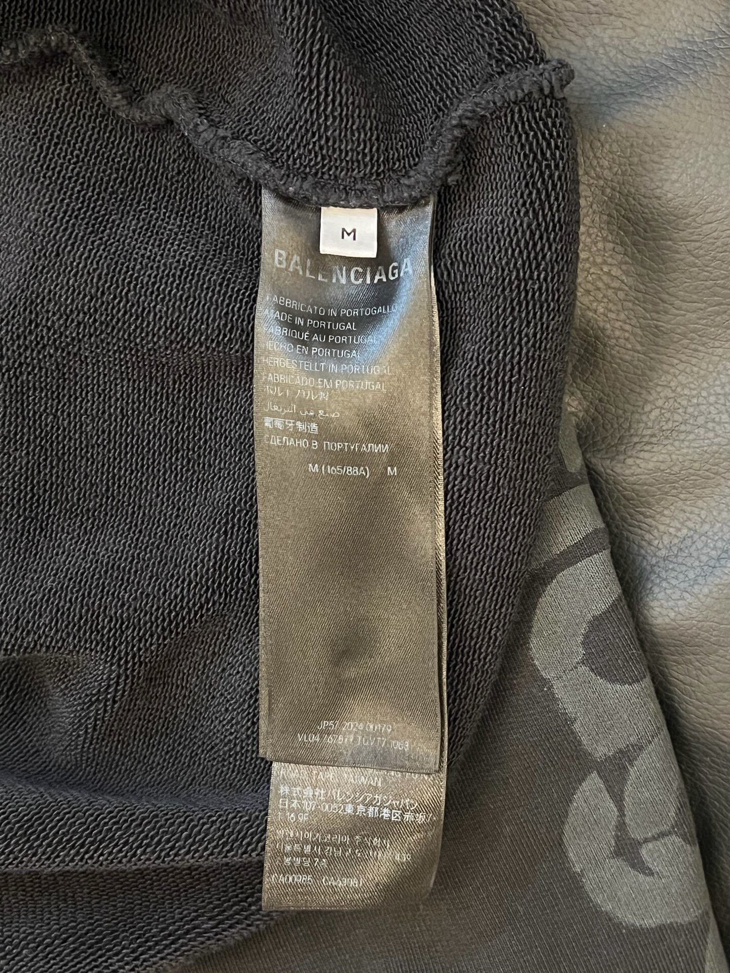 Balenciaga Balenciaga 3B Stencil Hoodie Size M Size US M / EU 48-50 / 2 - 5 Thumbnail