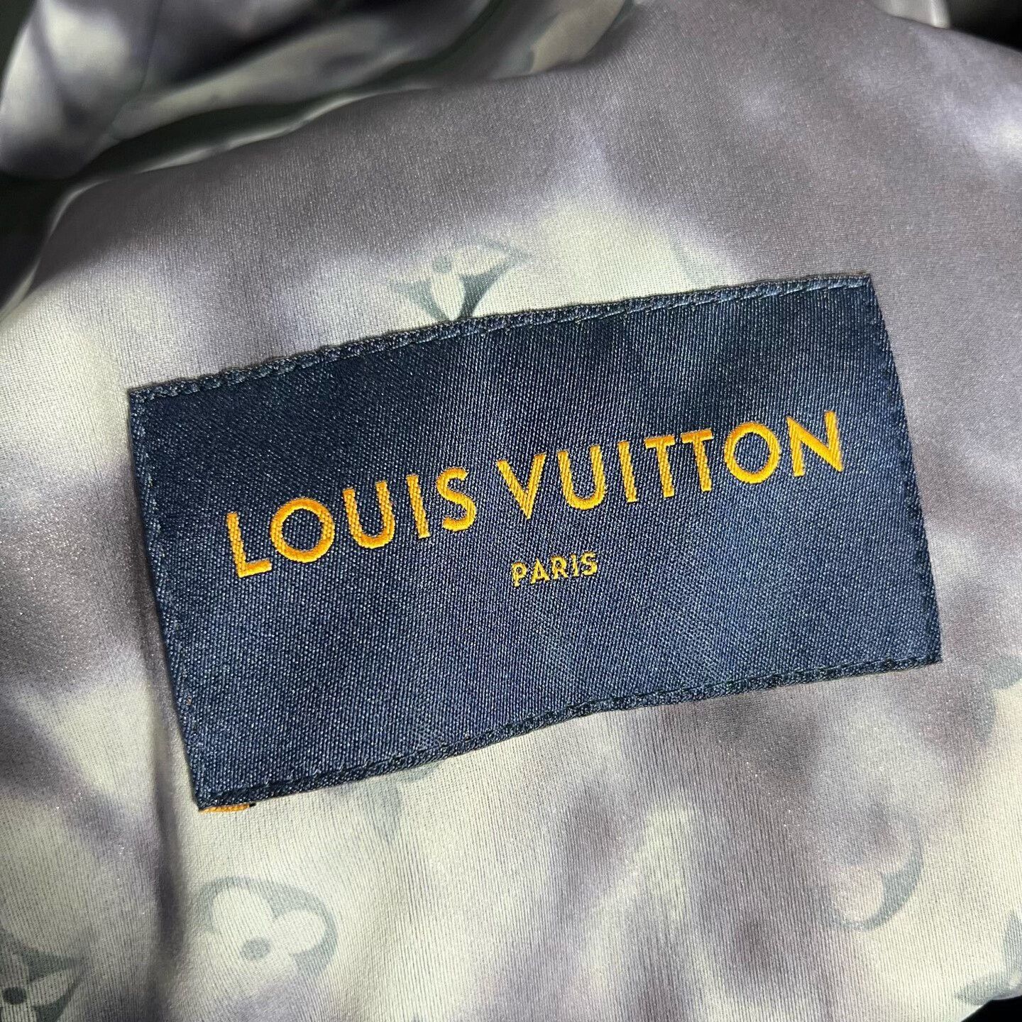 Louis Vuitton Louis Vuitton Light Jacket s Men Size US S / EU 44-46 / 1 - 3 Thumbnail