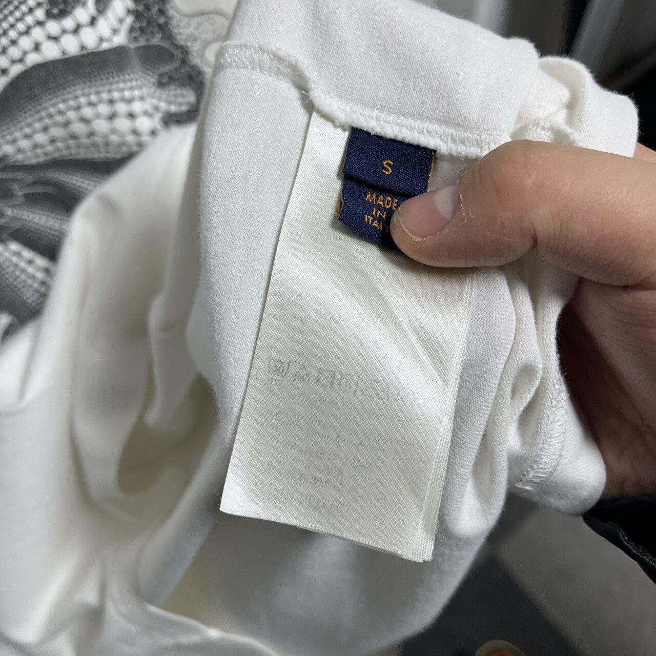 Louis Vuitton Louis Vuitton T-Shirt s Men Size US S / EU 44-46 / 1 - 4 Thumbnail