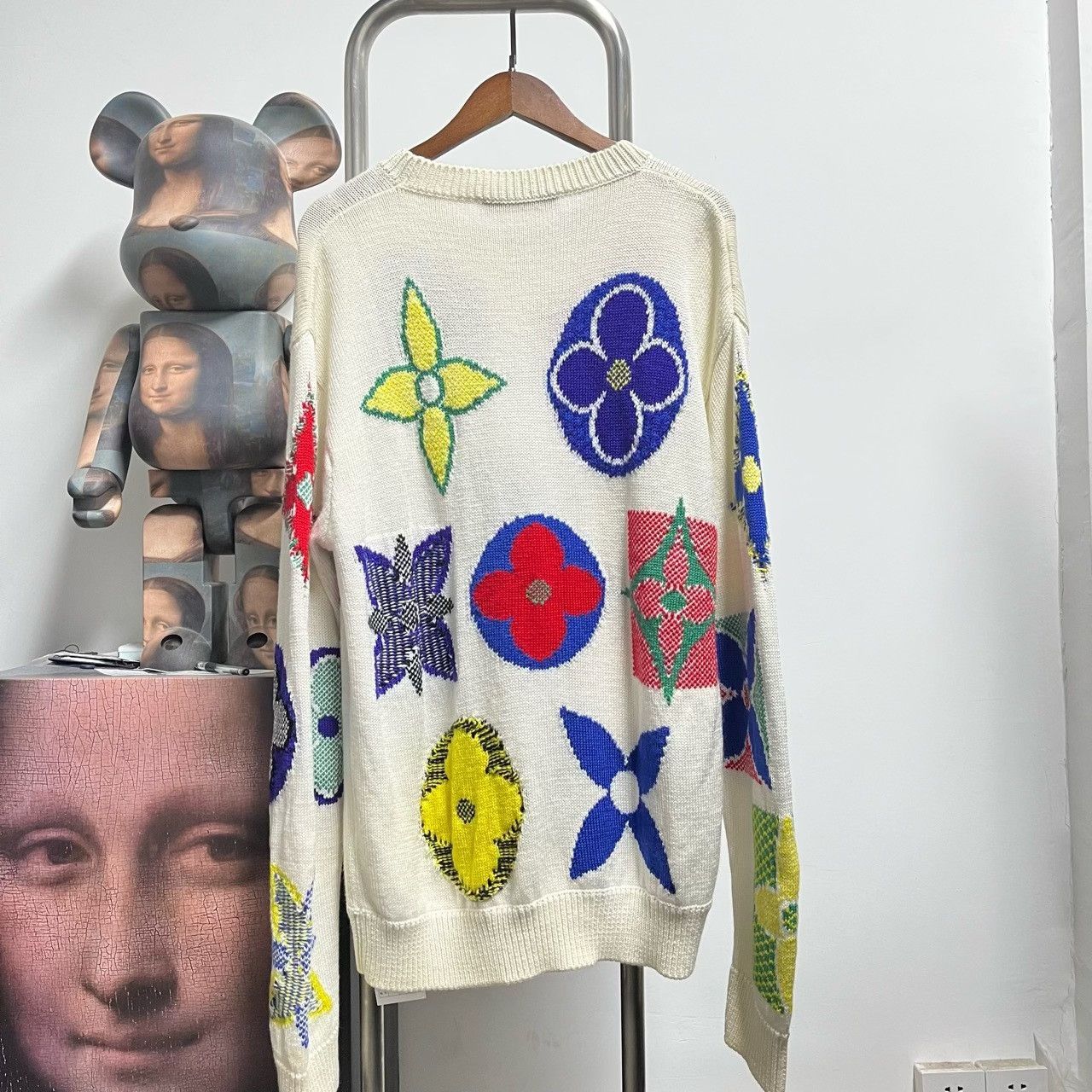 Louis Vuitton Louis Vuitton Knit Sweater L Women Size L / US 10 / IT 46 - 2 Thumbnail