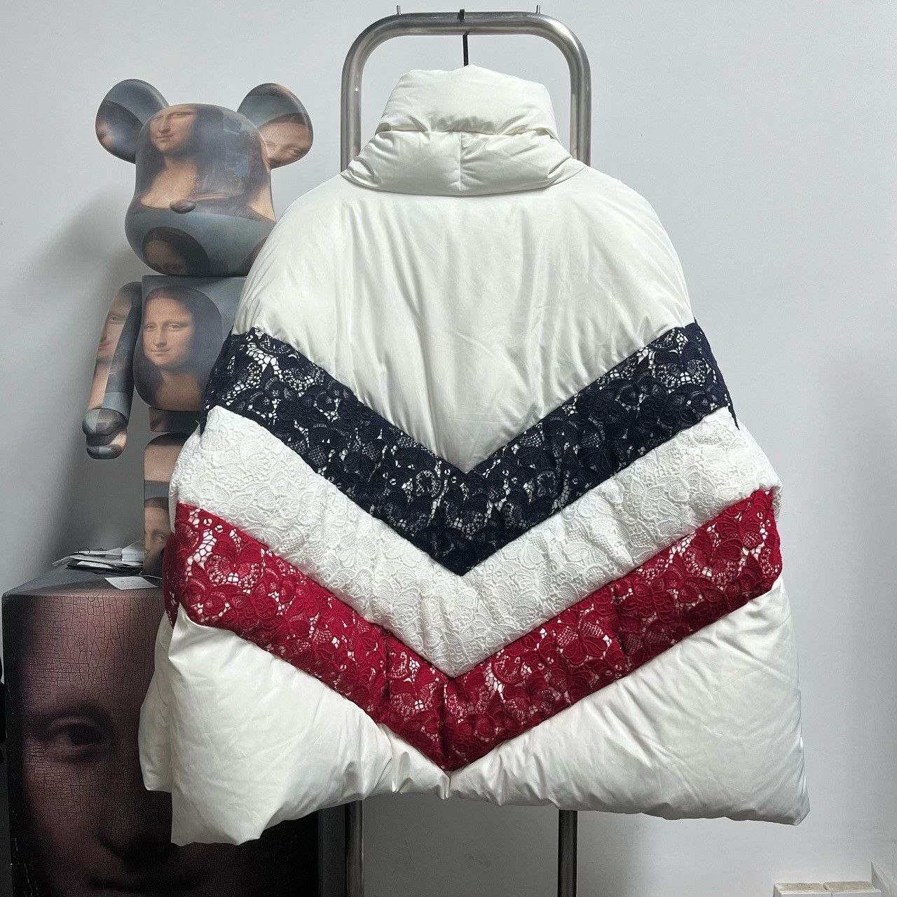 Moncler Moncler Down Down Jacket L Women Size L / US 10 / IT 46 - 2 Thumbnail