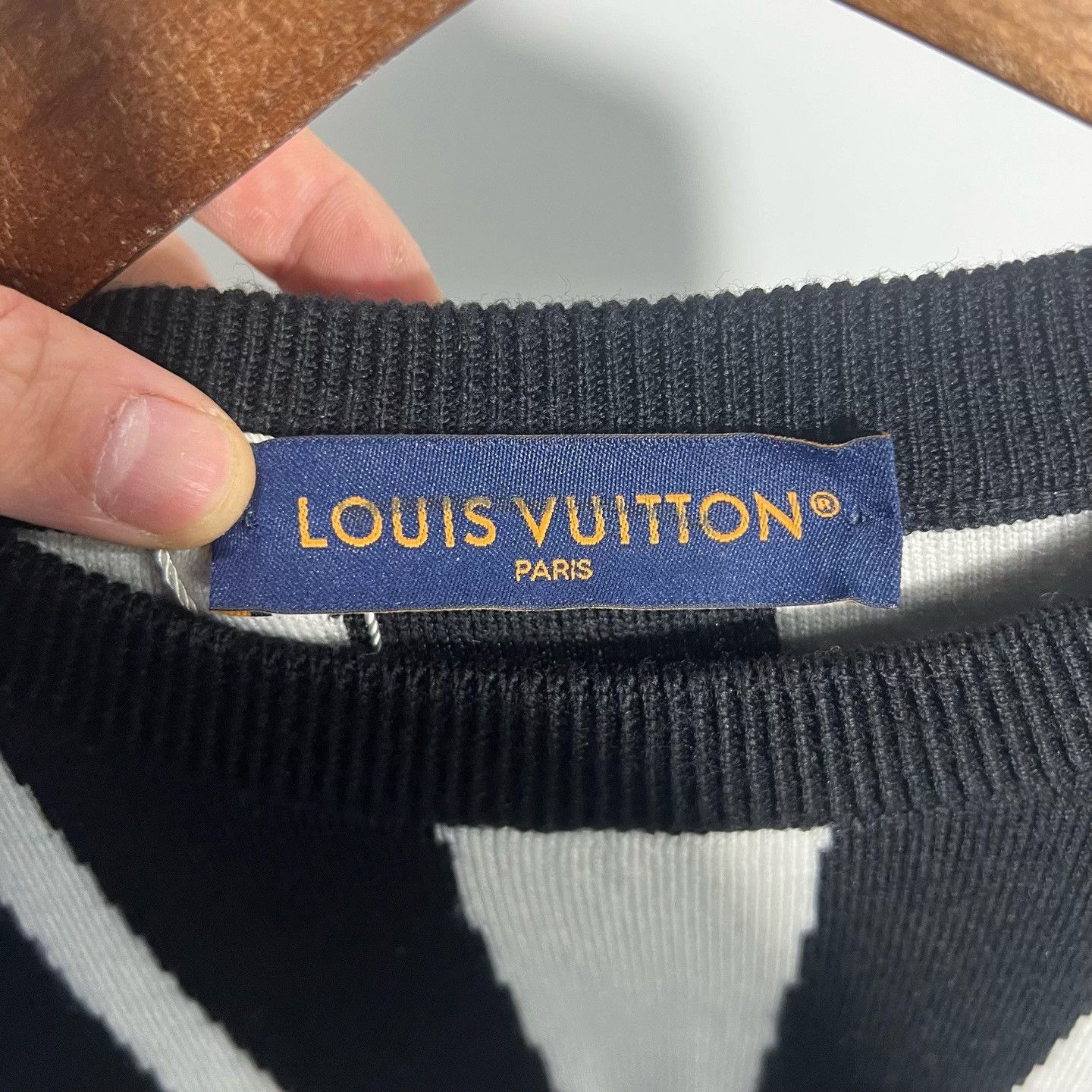 Louis Vuitton Louis Vuitton Knit Black Sweater s Men Size US S / EU 44-46 / 1 - 3 Thumbnail