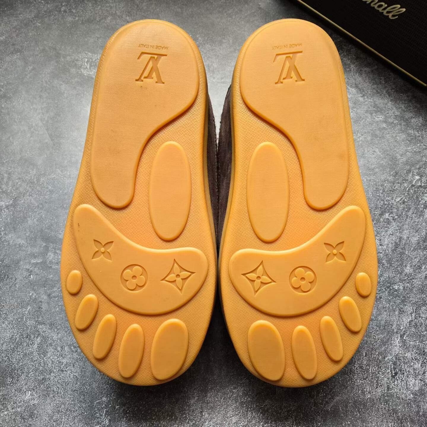 Louis Vuitton Louis Vuitton Nigo Yeti Runner Sneaker Size US 9 / EU 42 - 7 Thumbnail