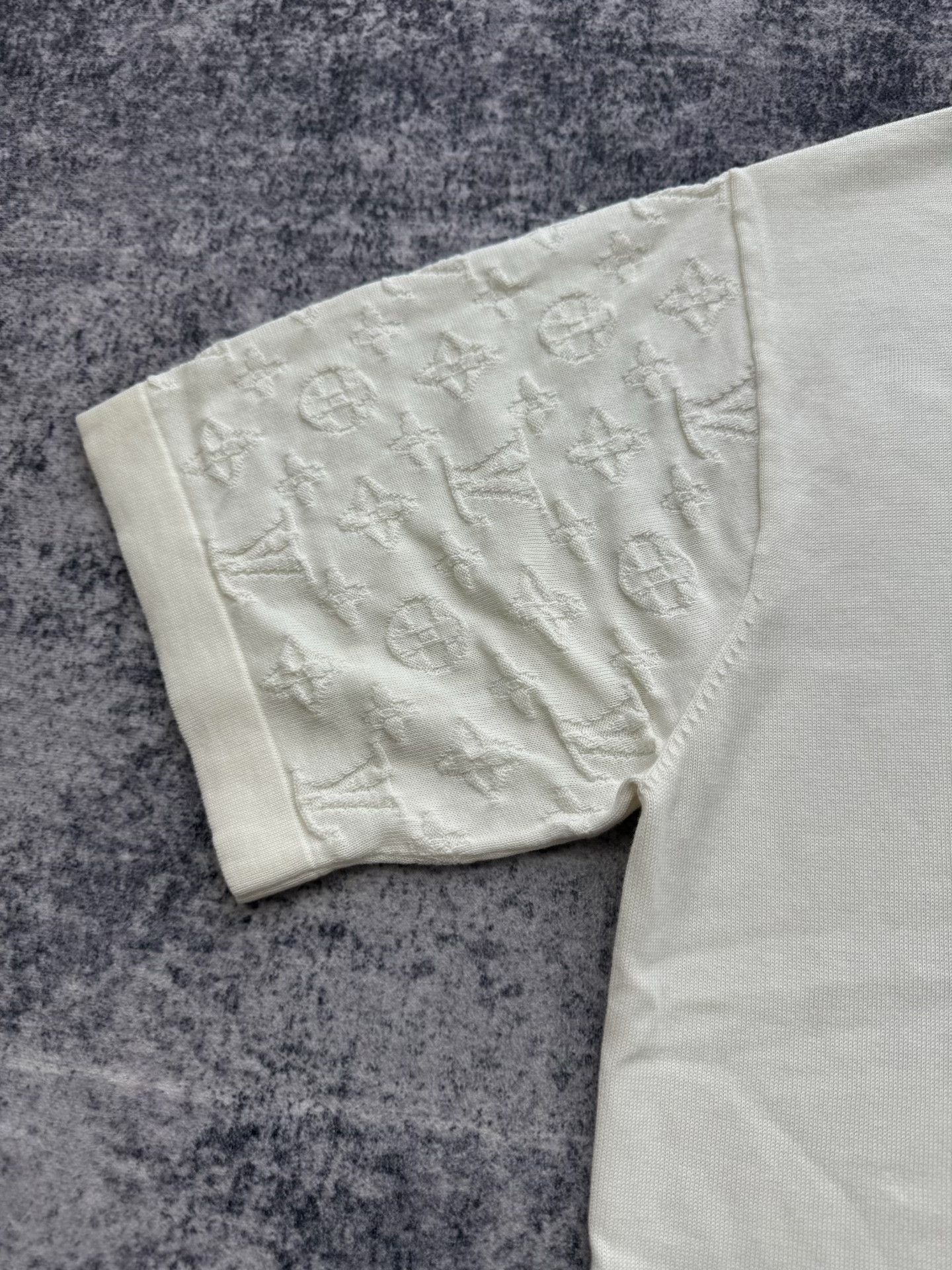 Louis Vuitton Louis Vuitton White Knit Short-Sleeve Top Size US XL / EU 56 / 4 - 6 Thumbnail