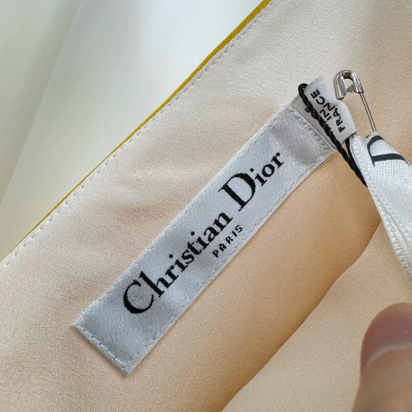 Dior Dior Yellow Thick Silk V-Neck Dress Size S / US 4 / IT 40 - 5 Thumbnail