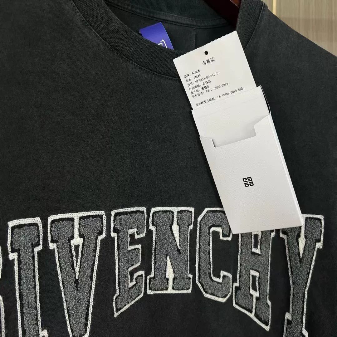 Givenchy Givenchy Flocked Lettering Washed T-Shirt Size XS / US 0-2 / IT 36-38 - 3 Thumbnail