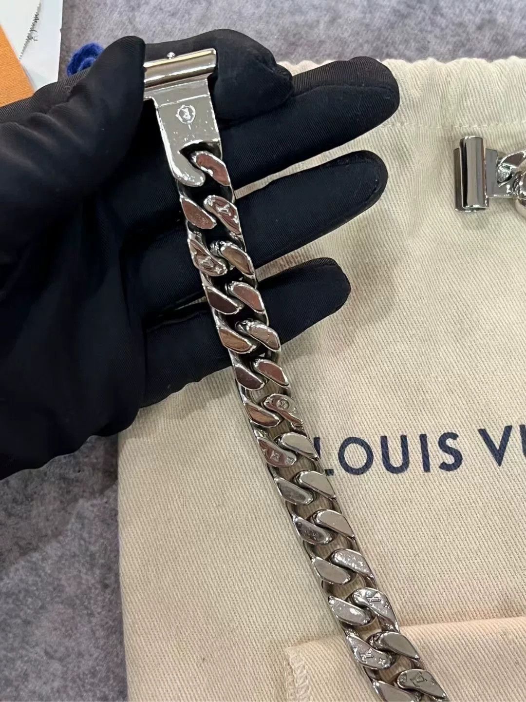 Louis Vuitton Louis Vuitton Cuban Necklace Size ONE SIZE - 2 Thumbnail