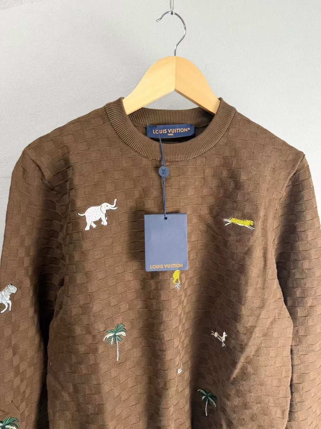 Louis Vuitton Louis Vuitton Brown Animal Embroidery Sweater Size US S / EU 44-46 / 1 - 3 Thumbnail