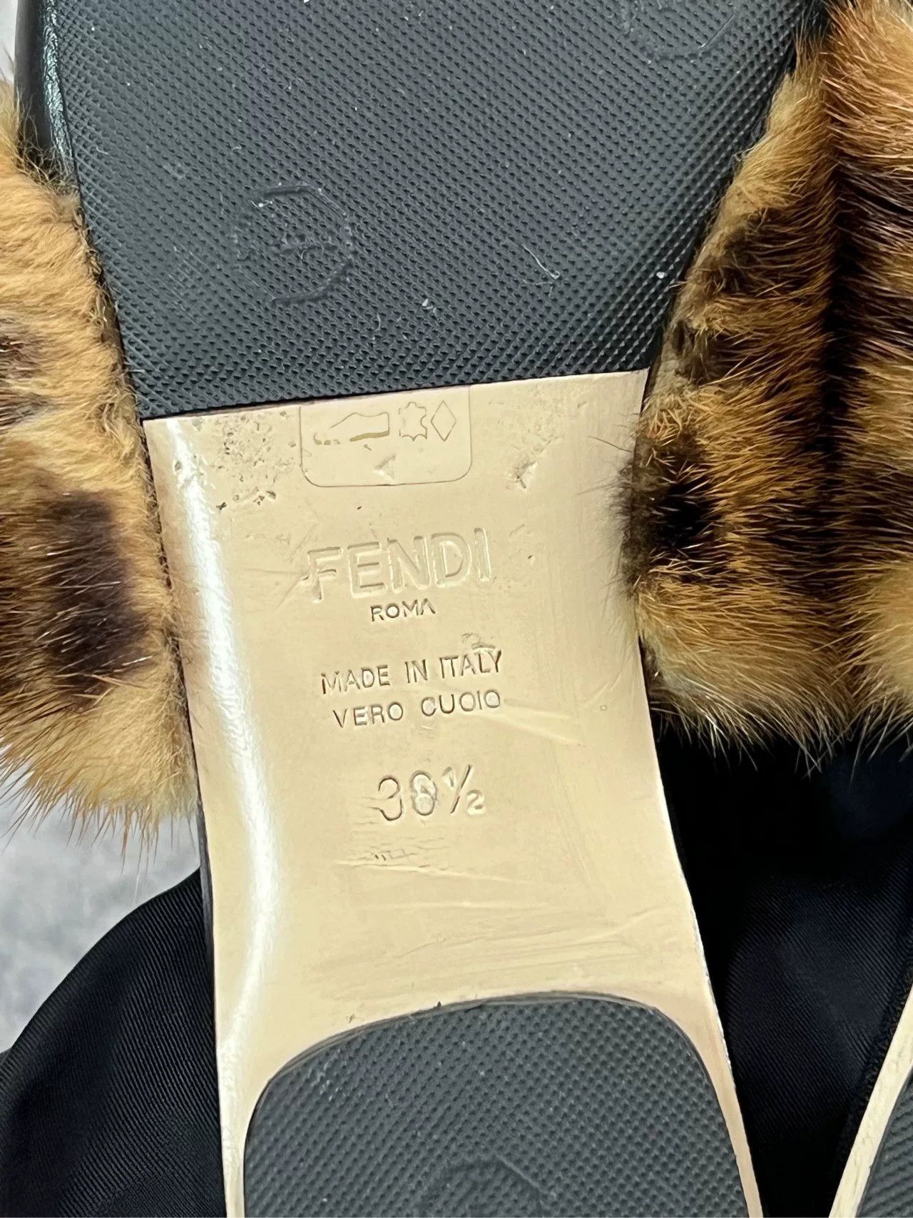 Fendi Fendi Fur Slippers Size US 5.5 / IT 35.5 - 6 Thumbnail