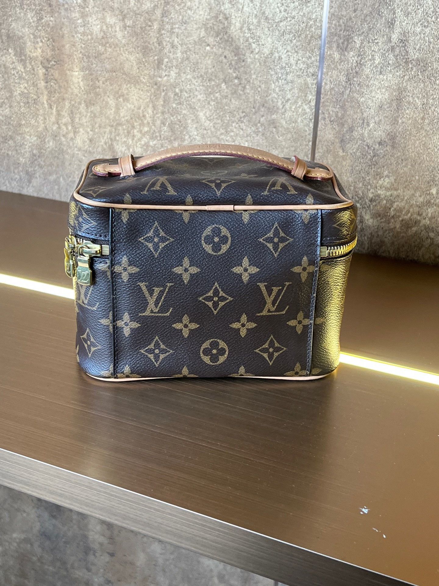 Louis Vuitton Louis Vuitton Makeup Bag Chip Version Size ONE SIZE - 2 Thumbnail